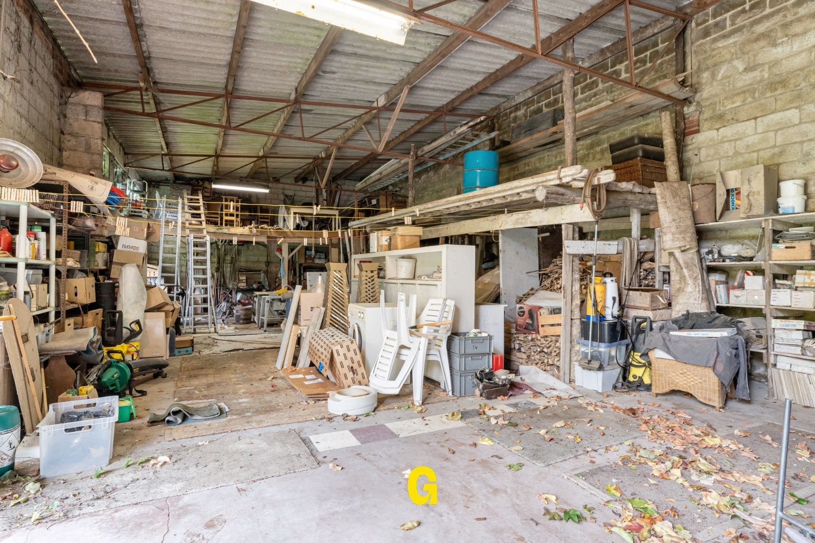 Degelijk gebouwde halfopen woning met tuin en 315 m² vergunde opslagplaatsen en garage, vlak bij het centrum van Hoeselt foto 21