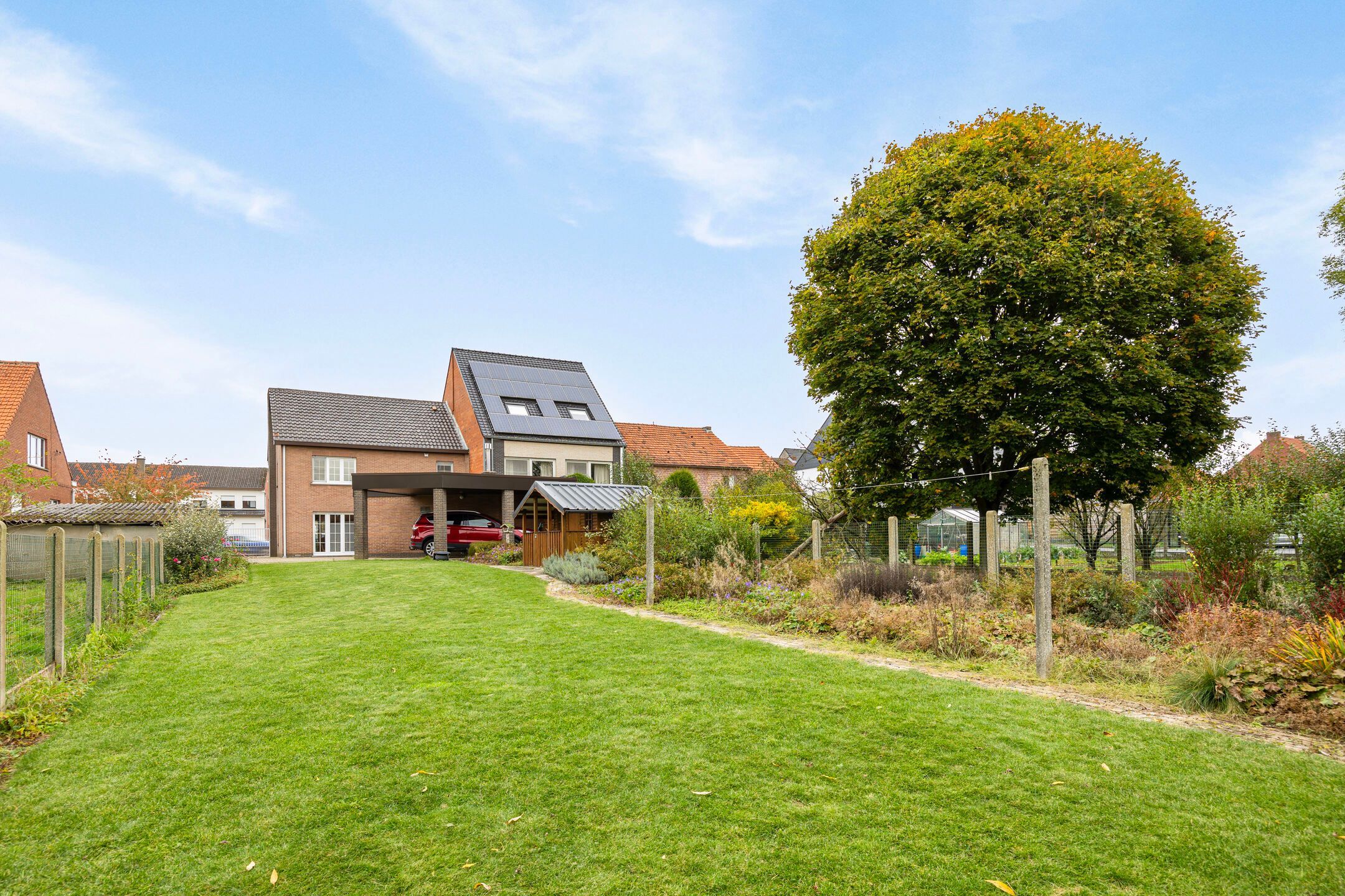 Charmante woning met tuin en mogelijkheden, vlak bij het dorpscentrum foto 2