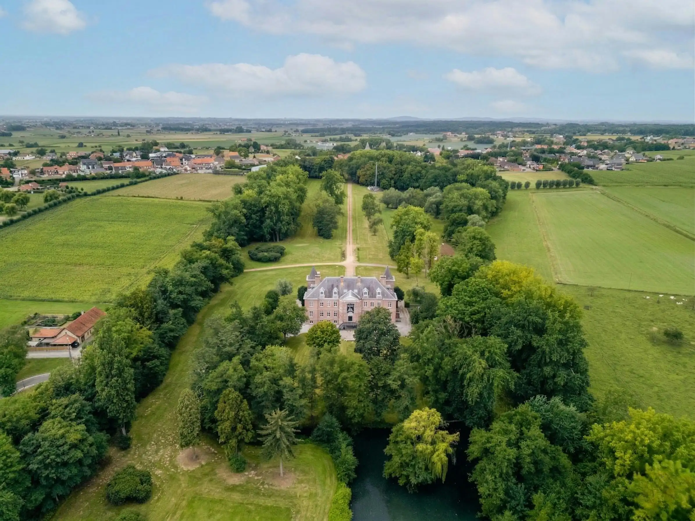 Uniek historisch kasteel op 9 hectare te koop in Geluveld foto 5
