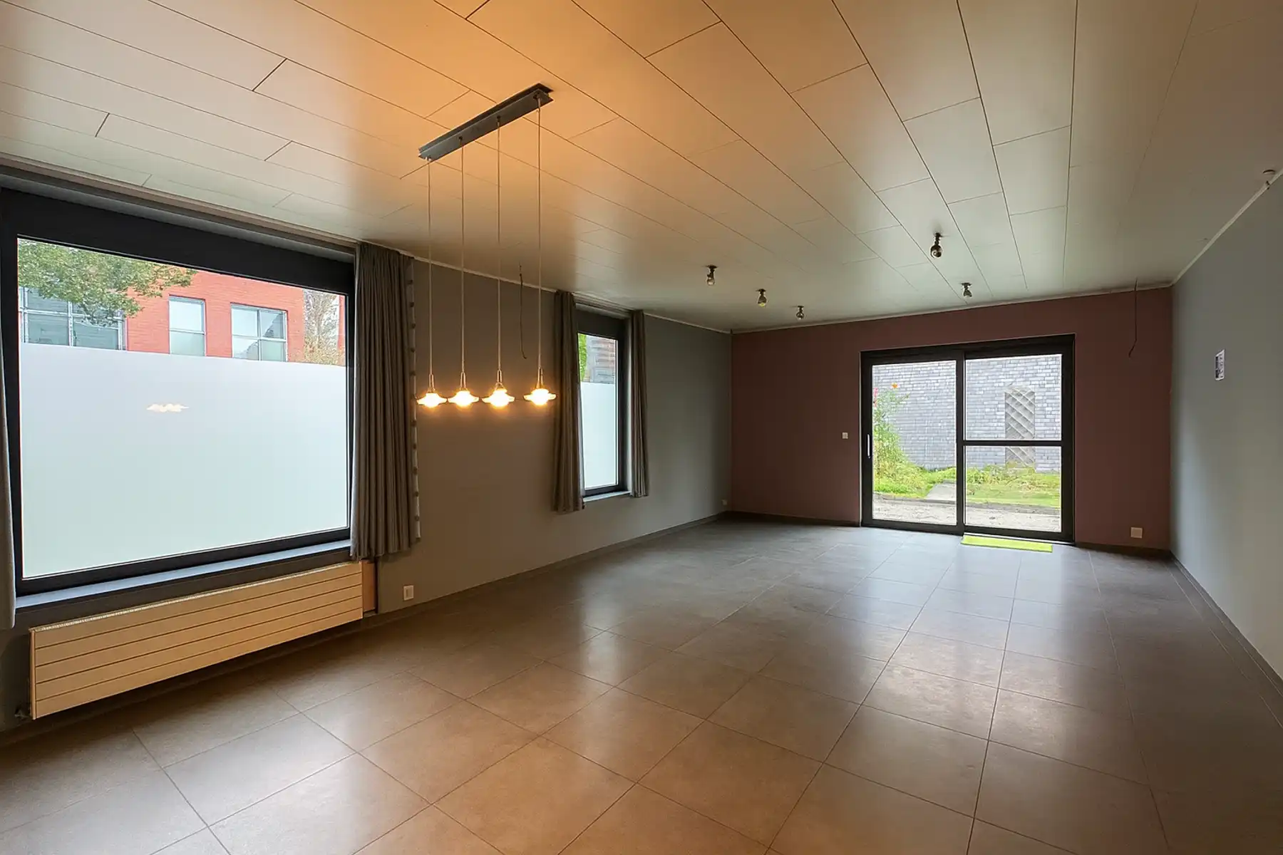 Woning met grond en garage foto 2