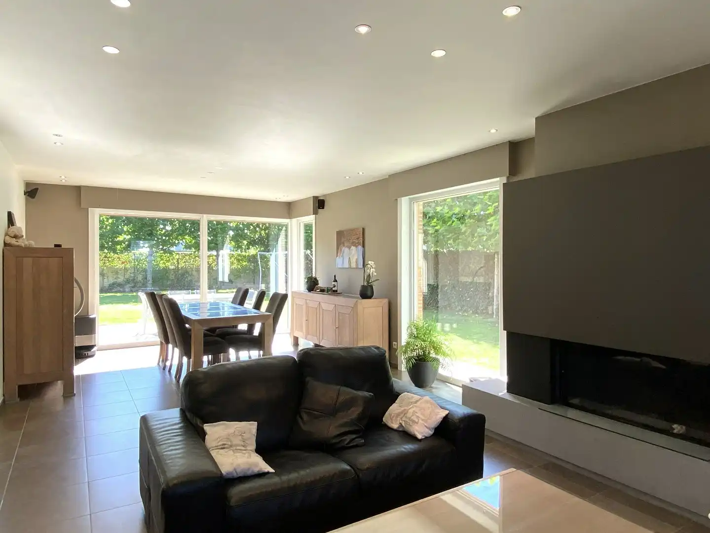 BEDRIJFSWONING/CONCIËRGEWONING MET 4 SLPKS EN TUIN foto 18