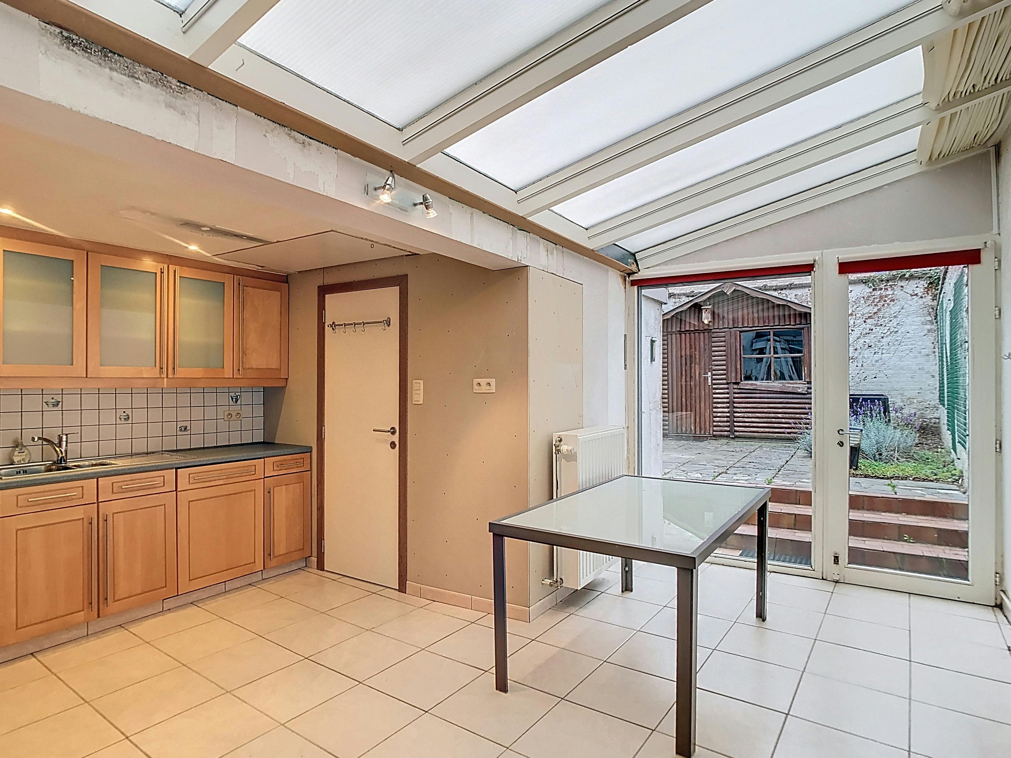 Huis te koop in Ieper centrum met 3 slaapkamers en stadstuin foto 12