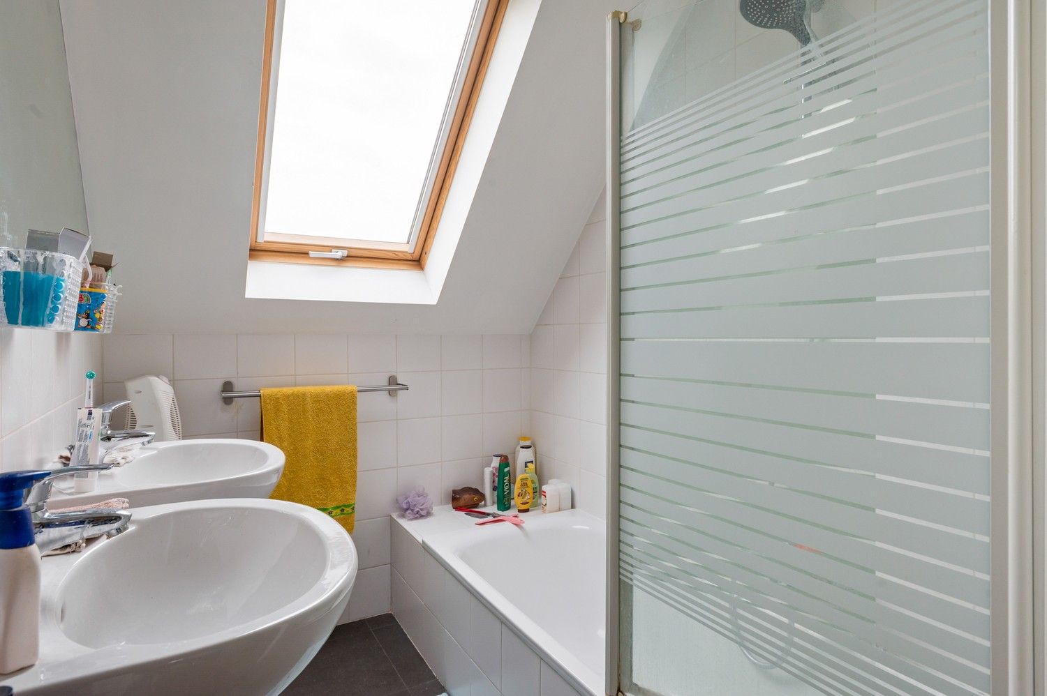Riant duplex appartement met terras te Borsbeek foto 11