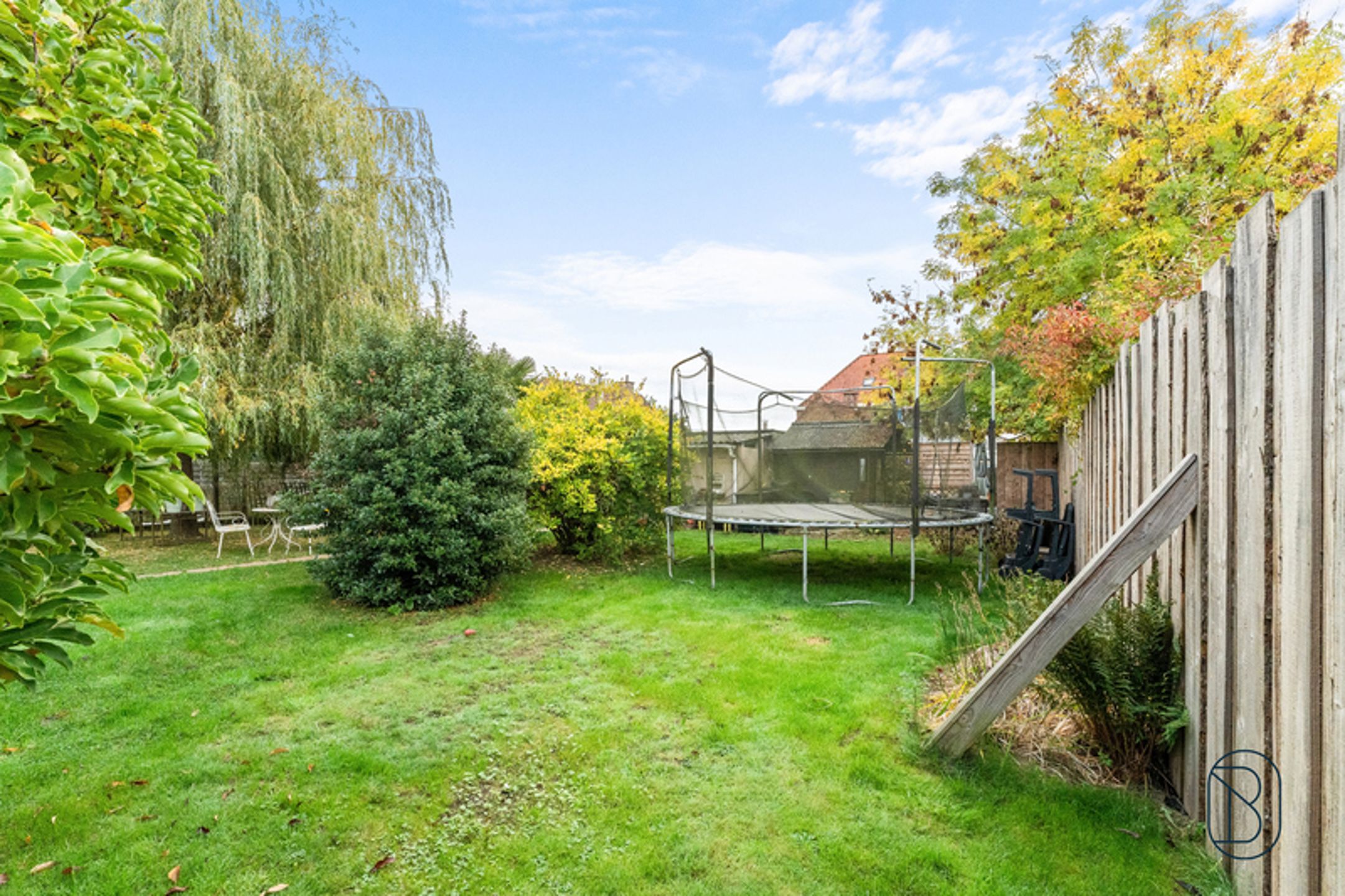 Volledig instapklare woning met tuin en garage. foto 12