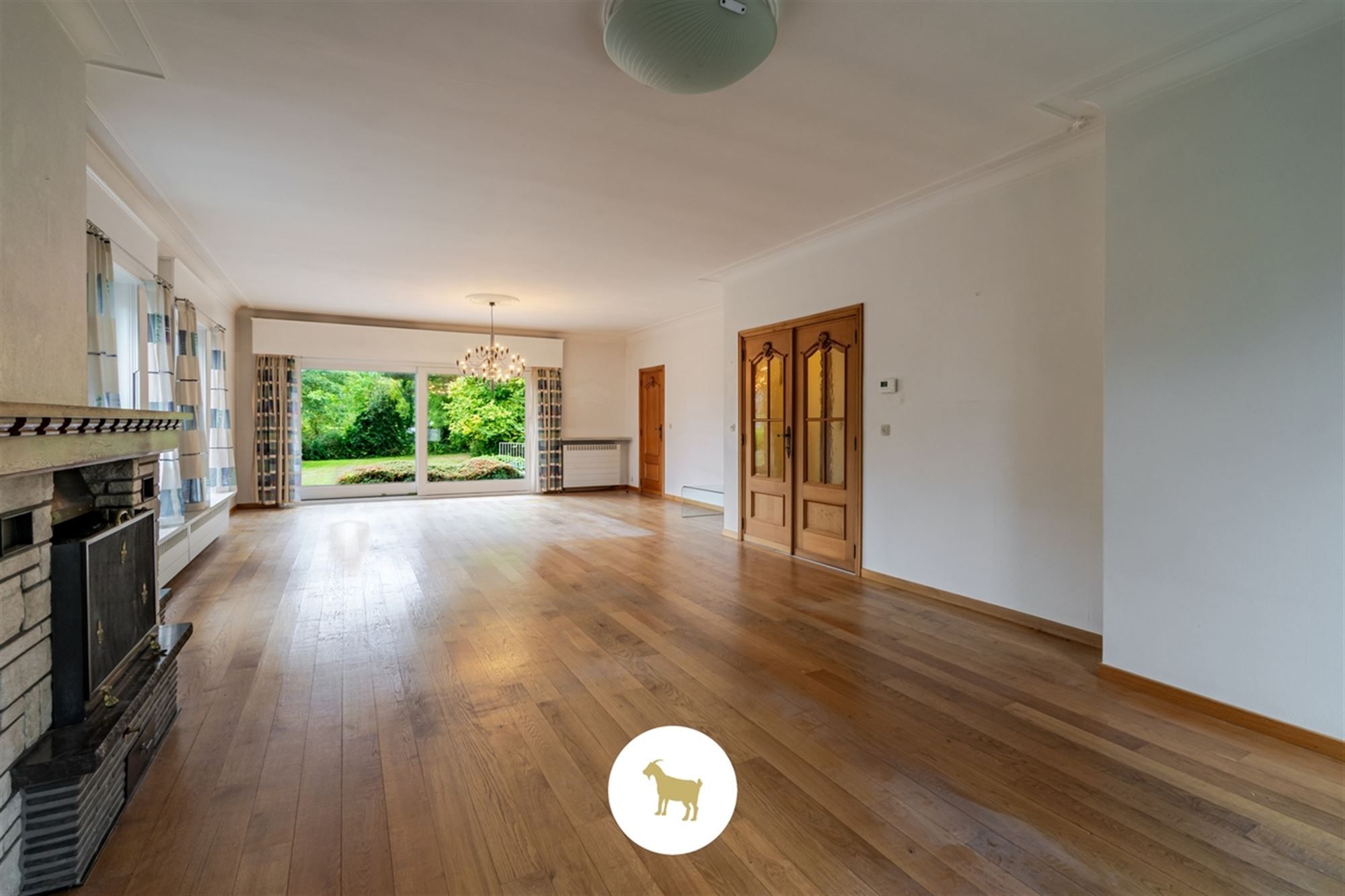 Te renoveren RUIME ALLEENSTAANDE VILLA met 4 SLAAPKAMERS, BUREAU en GARAGE op een prachtig zuidwestgericht PERCEEL van 1.300 m² foto 13