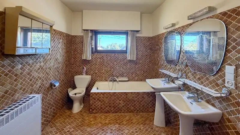 Woning van ±185m² op 4 are 60 ca in half-open-bebouwing foto 15