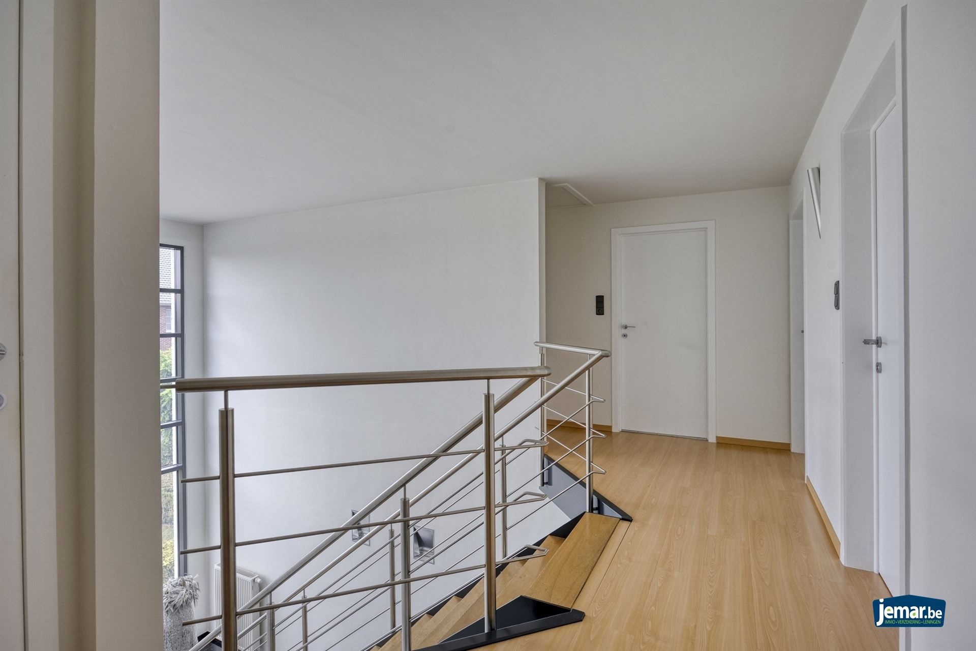 Ruime gezinswoning met 4 slaapkamers en 2 badkamers foto 20