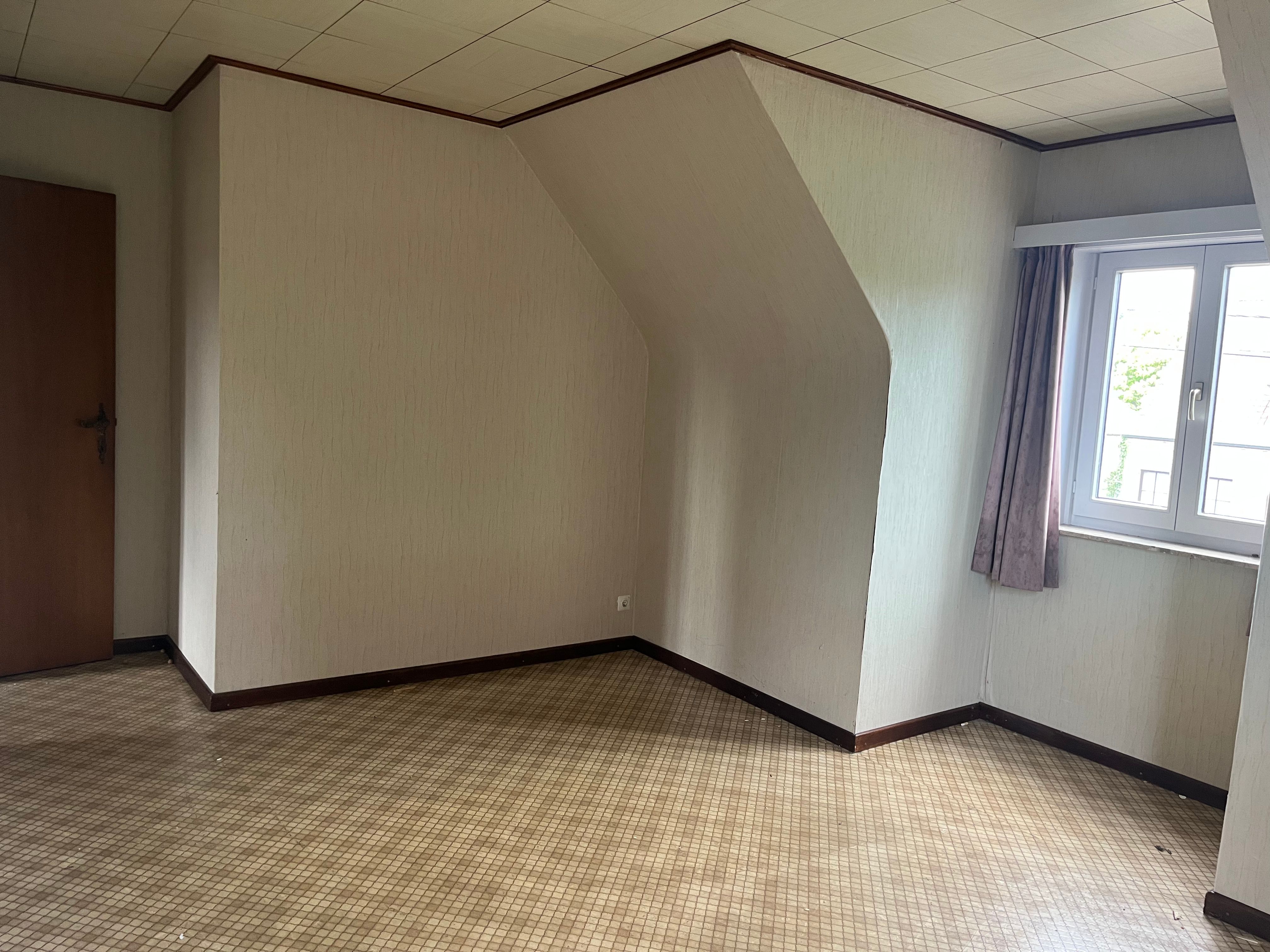 Te renoveren open bebouwing met karakter en ruime tuin. foto 13