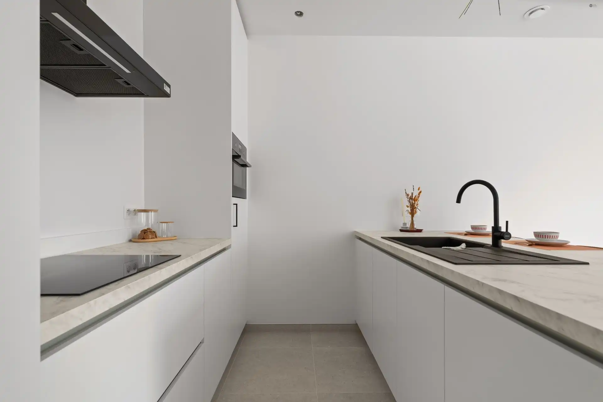 Ruim gelijkvloers appartement met 3 slaapkamers foto 8