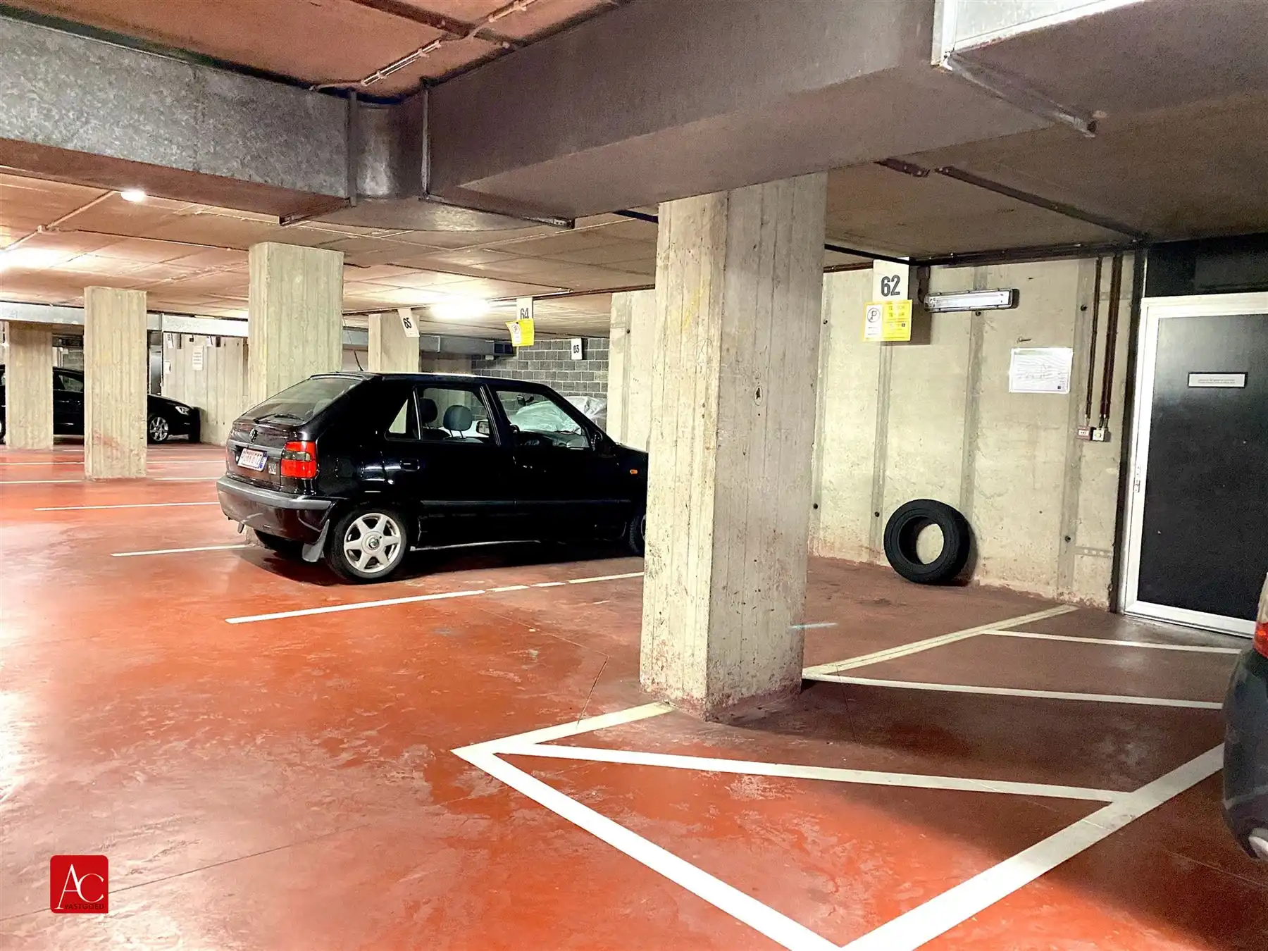 Parkeerplaats in garagecomplex nabij de Grote Markt van Sint-Niklaas foto 4