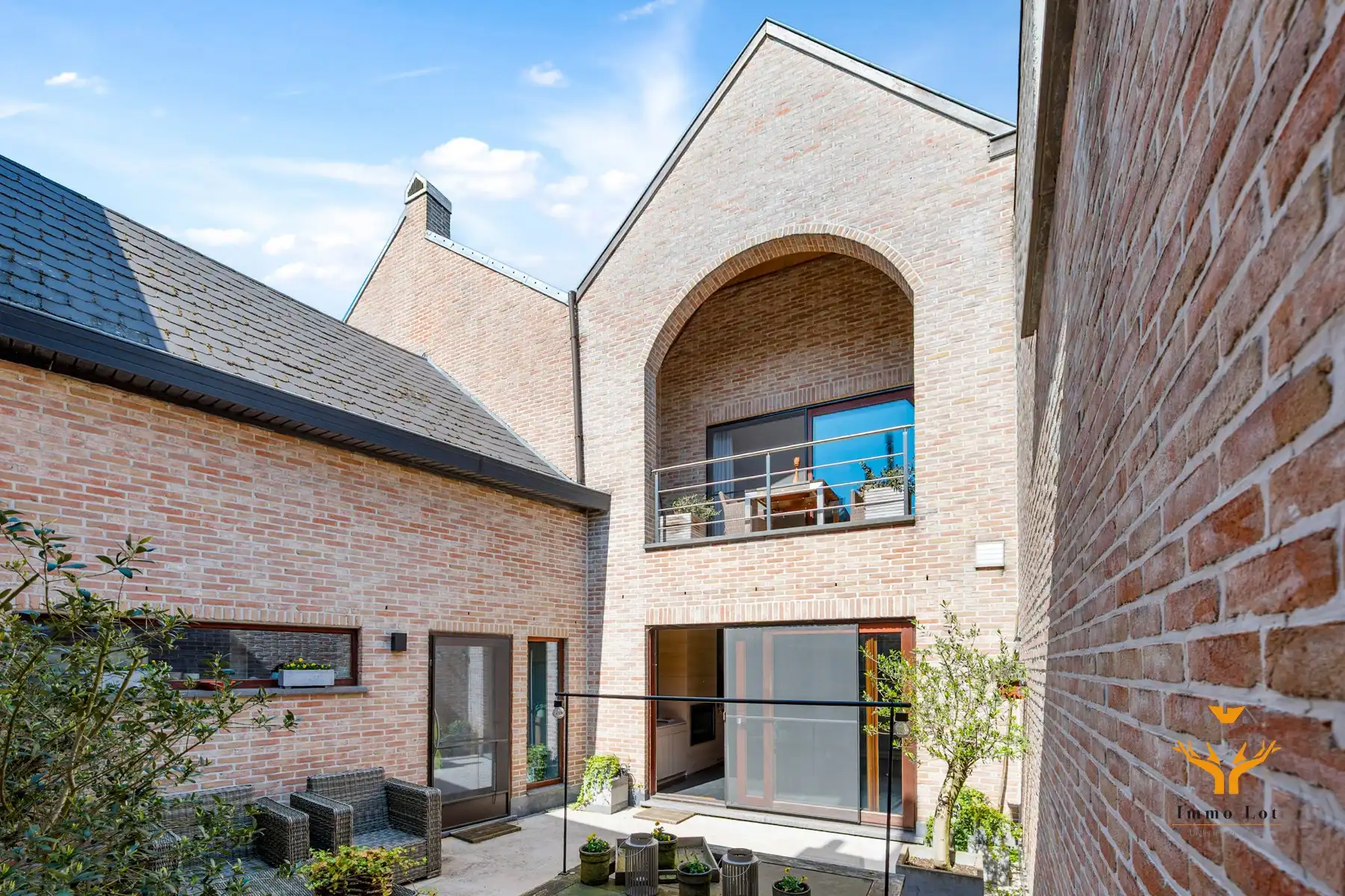 Zeer ruime woning in het centrum van Baasrode foto 4