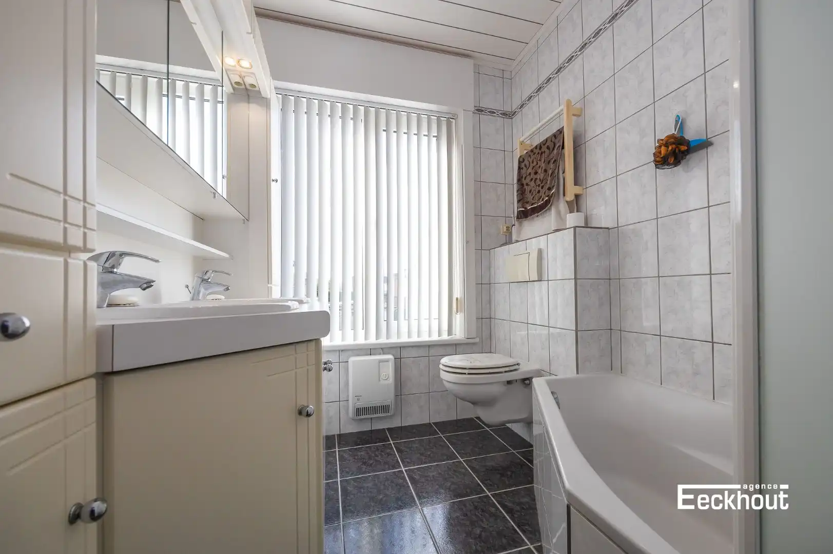 Instapklare woning met zonnige tuin op zeer gunstige ligging! foto 19