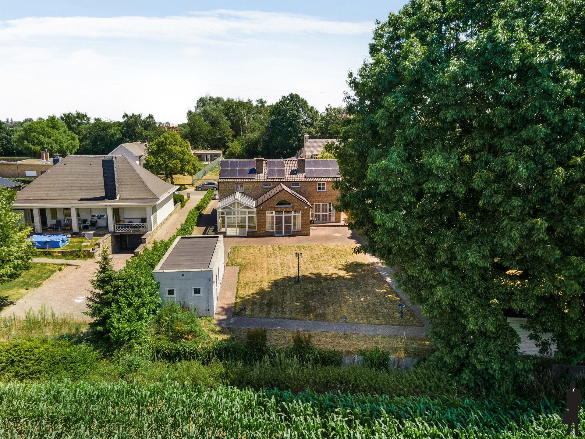 Exclusieve, gerenoveerde villa in rustige buurt foto 23