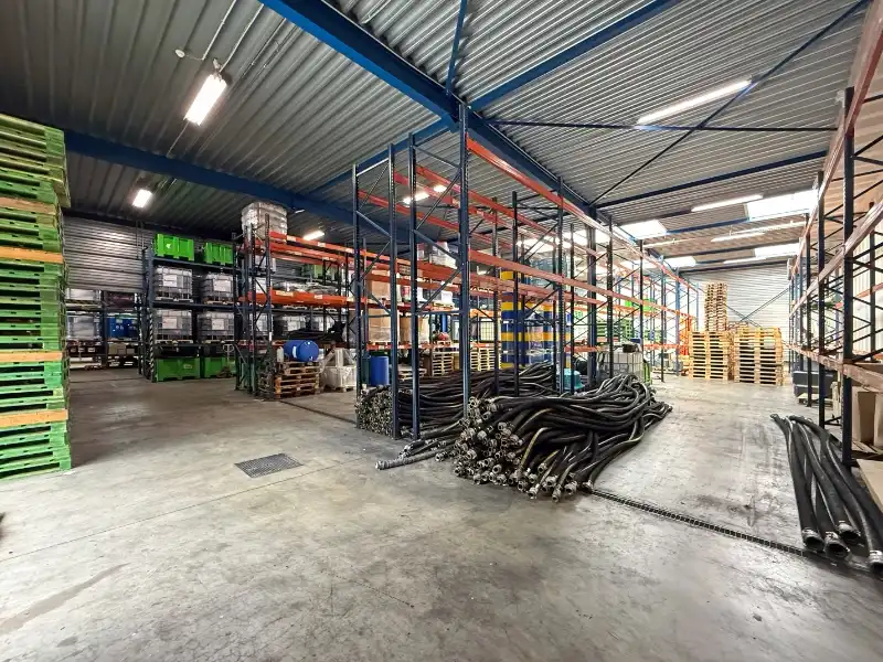 Magazijn te huur van 1.872 m² vlakbij de A12 foto 7