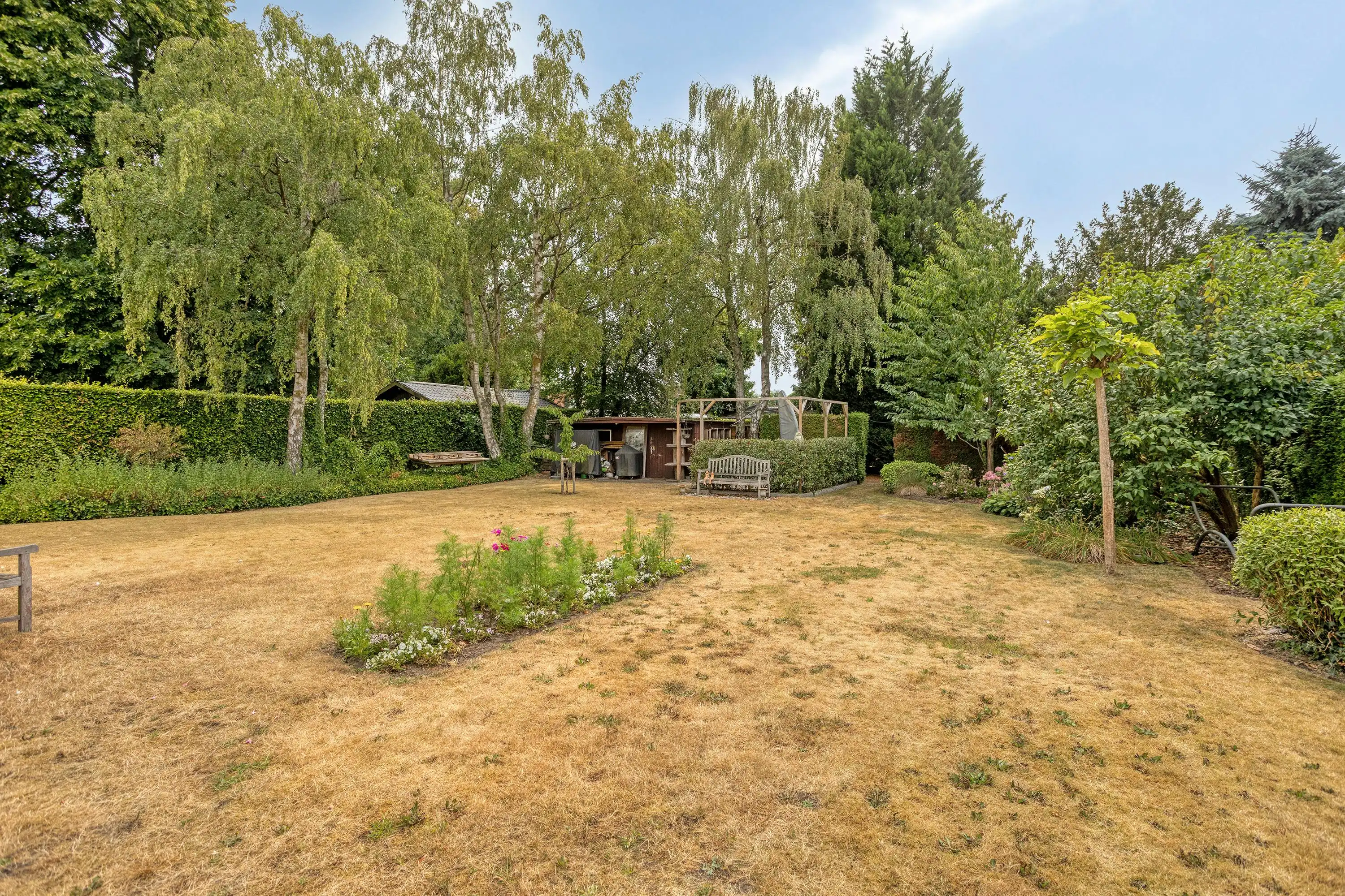 Instapklare gezinswoning met 4 slaapkamers en tuin te Kuringen foto 13