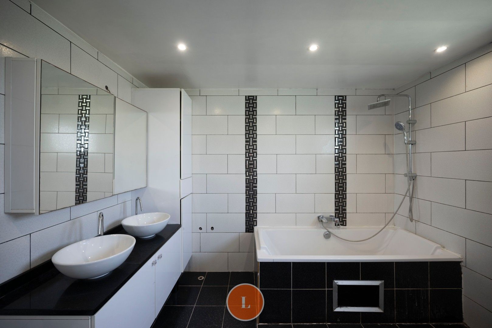 Huis met 4 slaapkamers te koop in centrum Menen foto 8