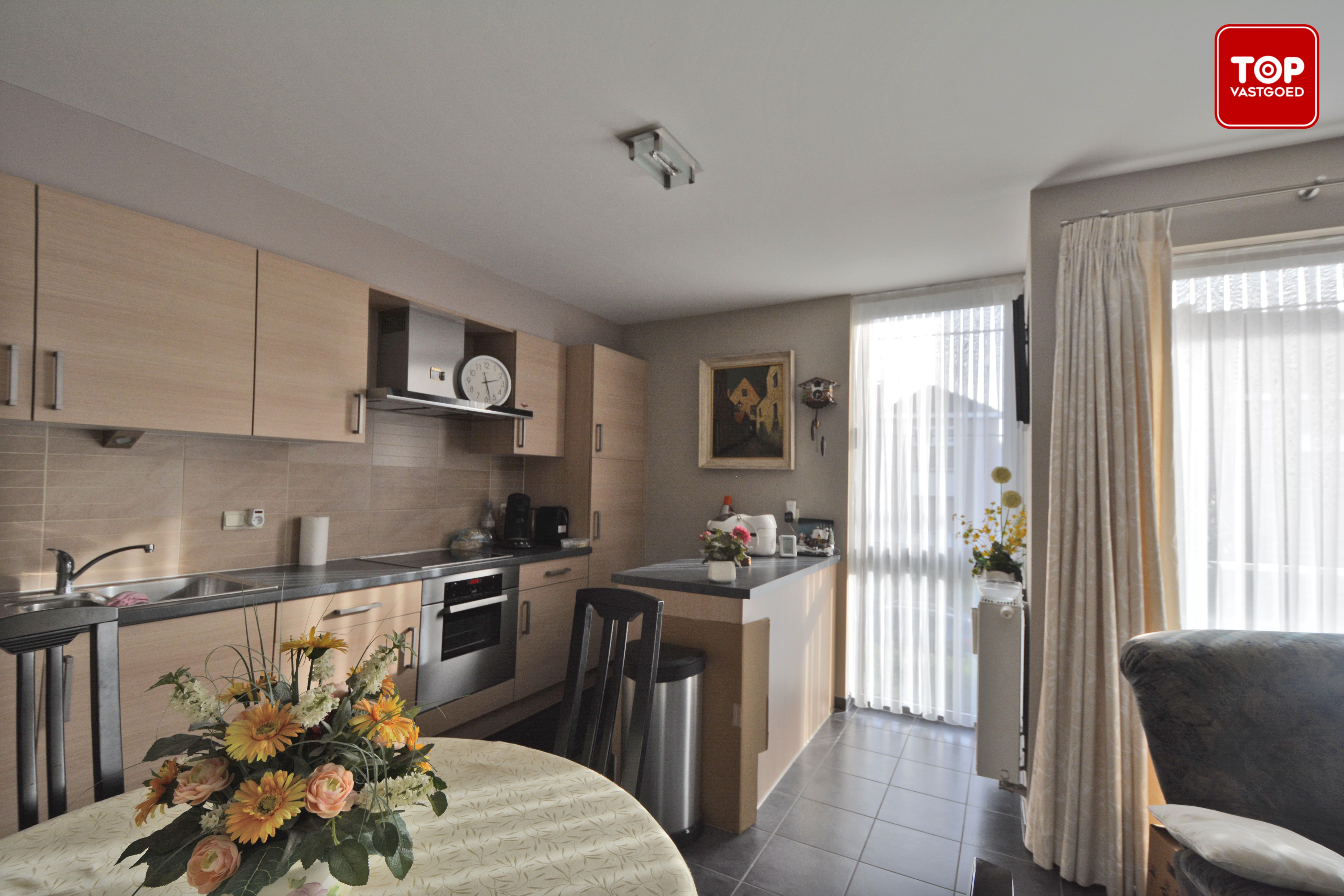 Instapklaar 2-slaapkamer appartement te Wondelgem. foto 4