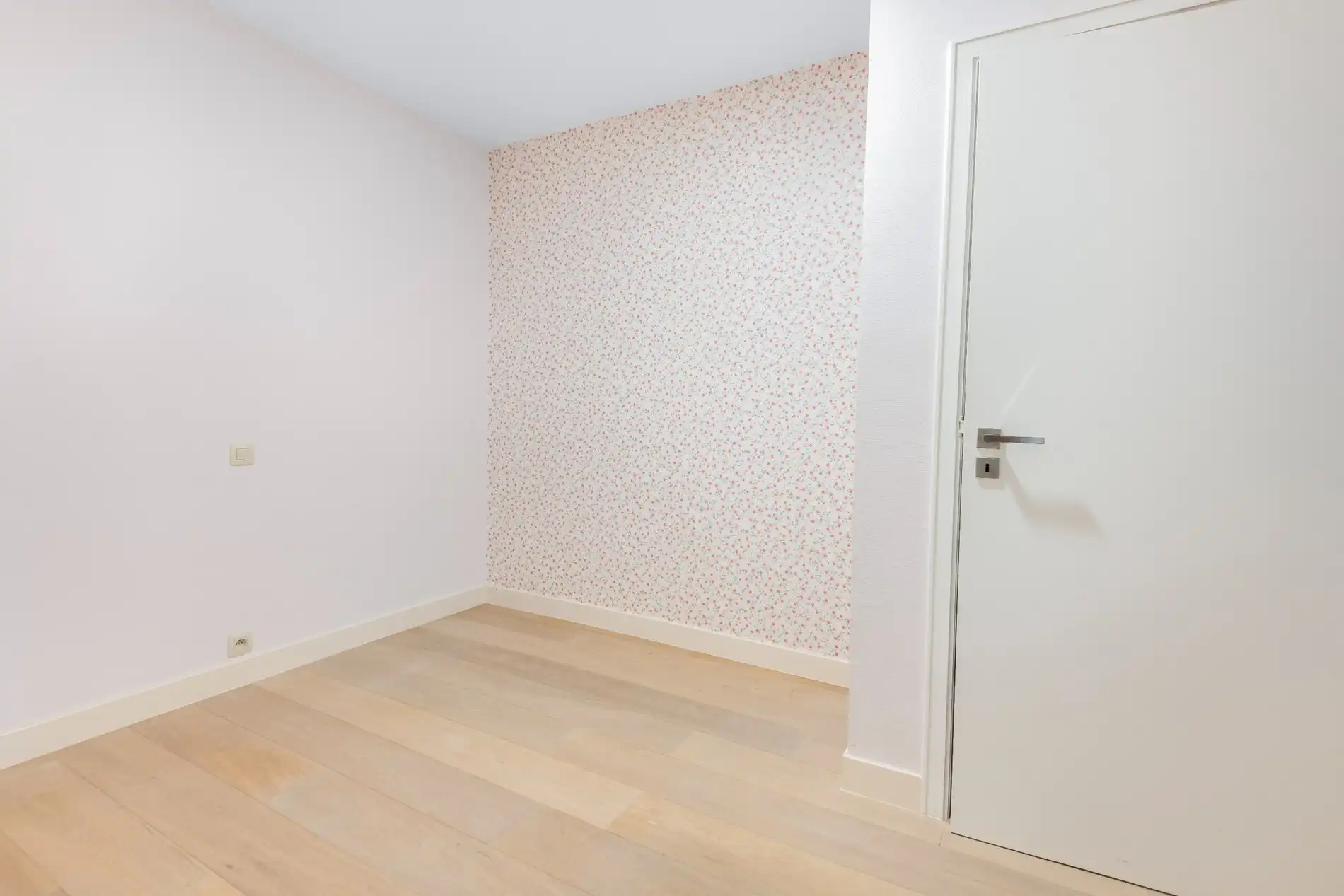 Mooi appartement met 3 slaapkamers op de ZEEDIJK in het Zoute tegen het Albertplein. foto 14