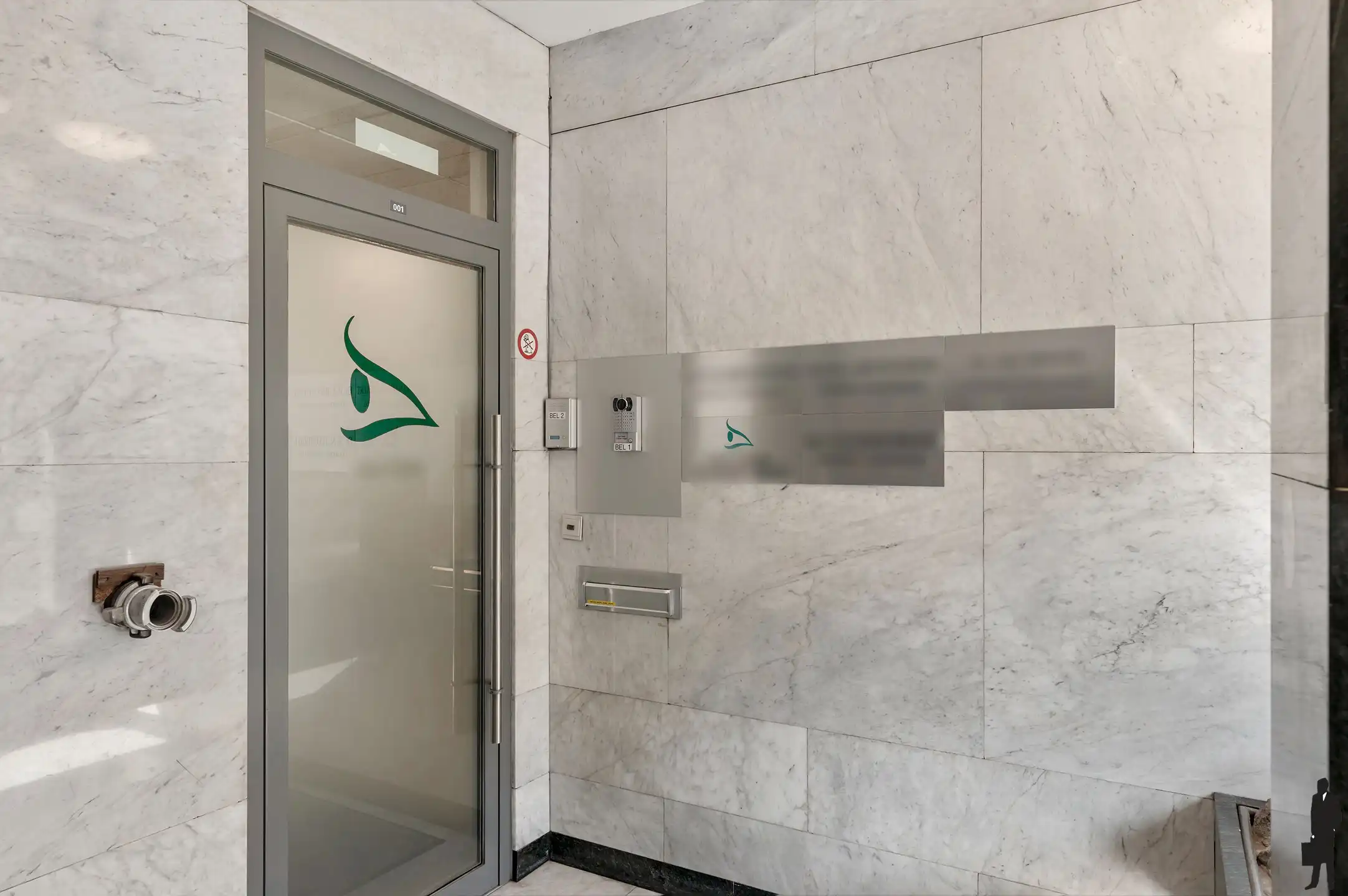 Goed onderhouden dokterspraktijk met 3 studio’s en 14 staanplaatsen foto 37