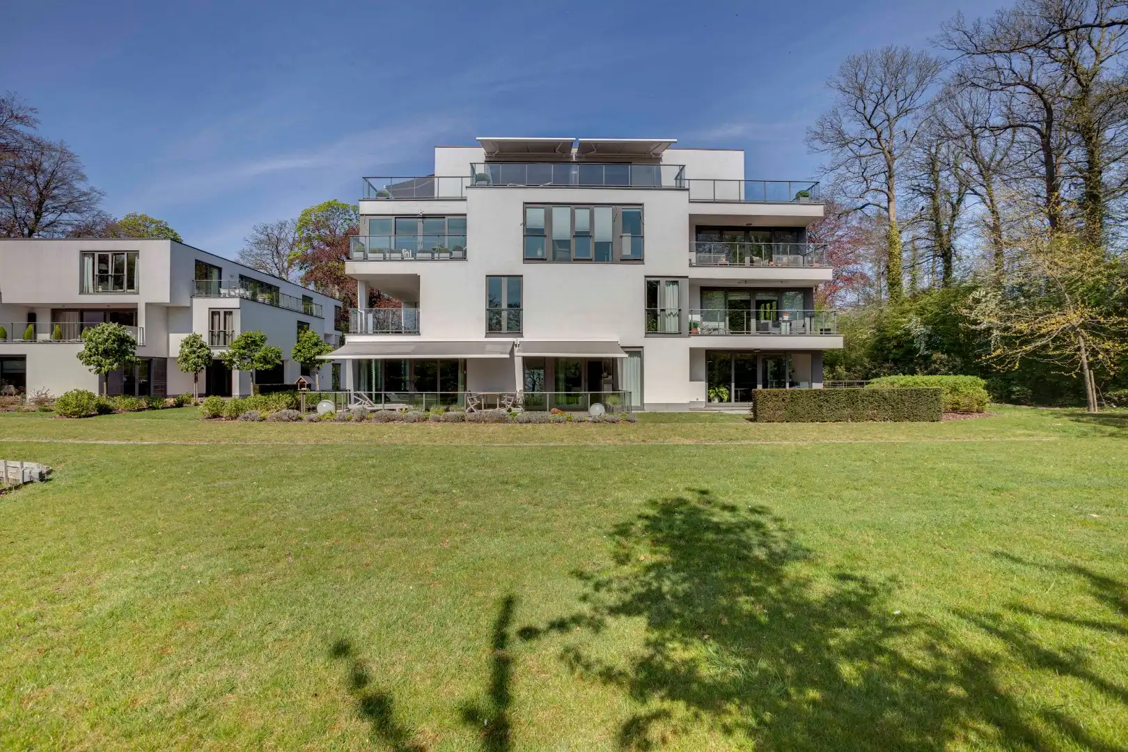 Instapklaar modern appartement  met terras en ondergrondse staanplaats foto 17