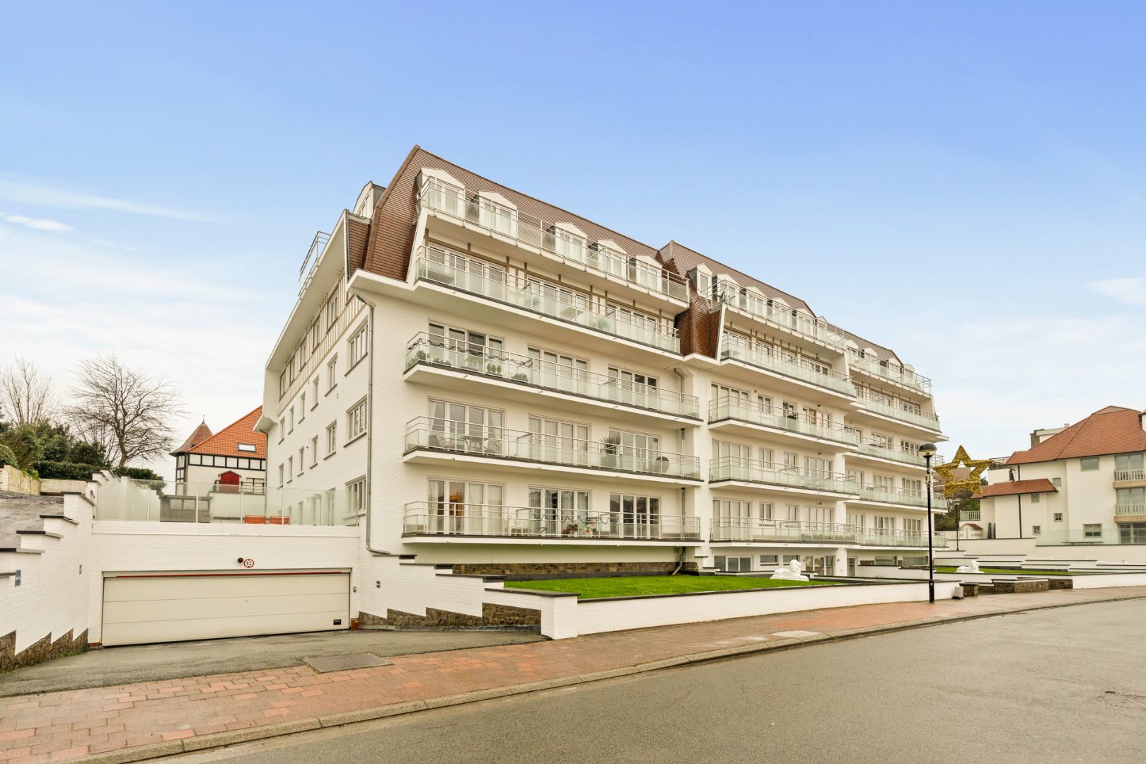 Uiterst smaakvol en lichtrijk appartement met open zicht op zee en park in Duinbergen foto 32