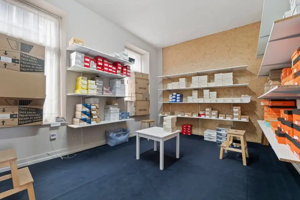 HANDELSPAND IN HET CENTRUM VAN SINT-TRUIDEN foto 15