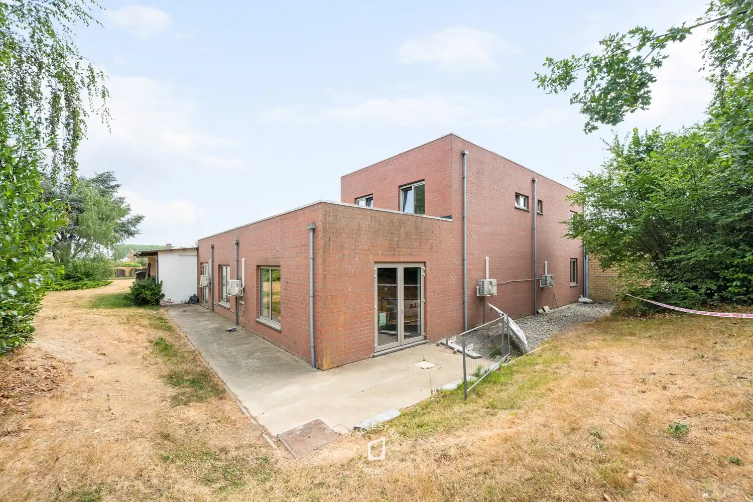 Commerciële site op de Brakelsesteenweg: toonzaal, kantoor, appartement & grond foto 7