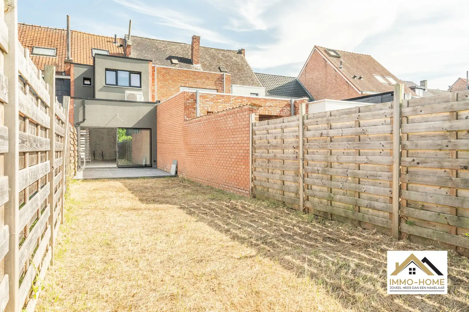 Structureel gerenoveerde woning met tuin foto 3
