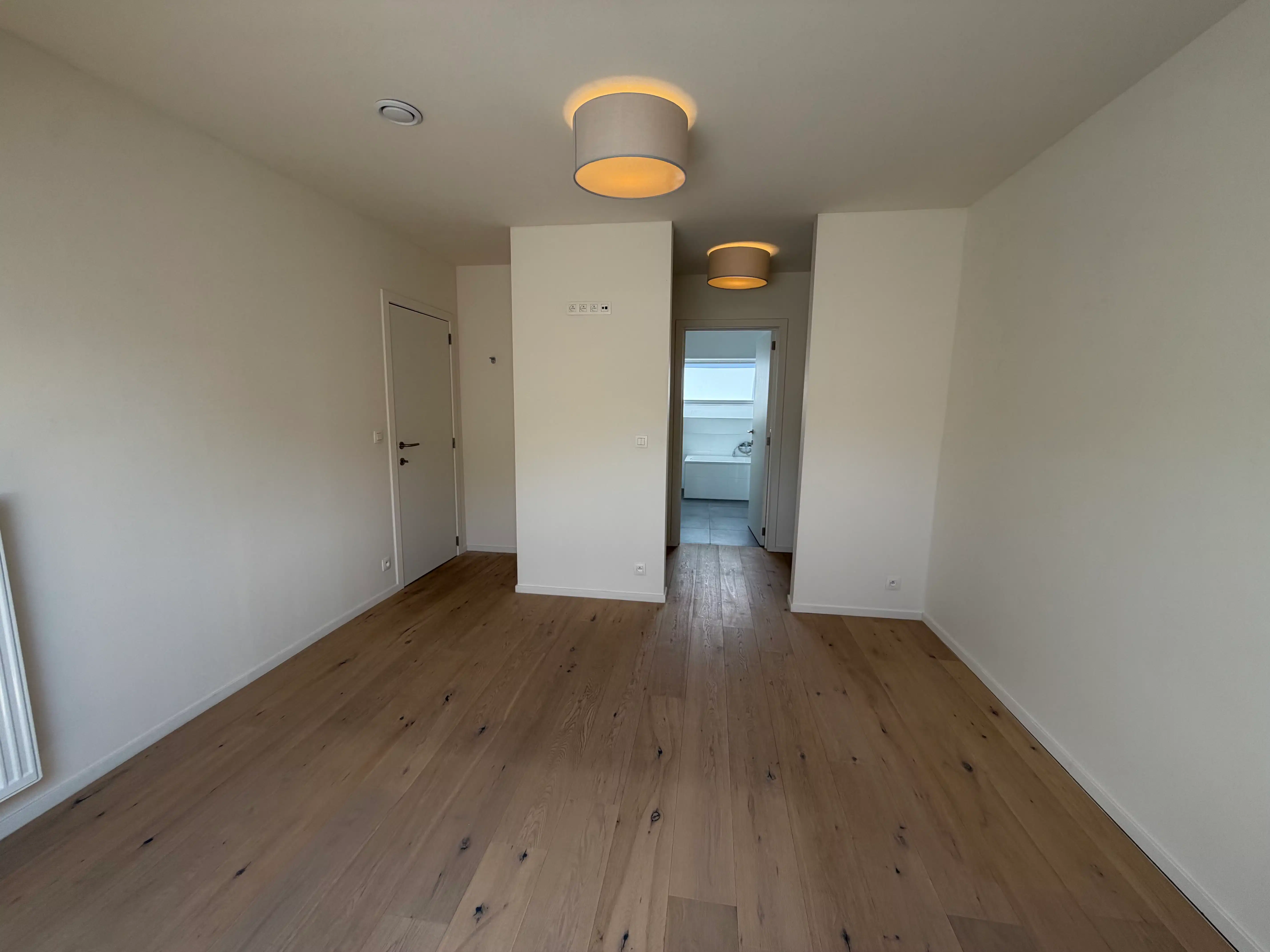 Prachtig duplexappartement met 2 slaapkamers, 2 badkamers, 2 terrassen en 1 autostaanplaats. foto 11