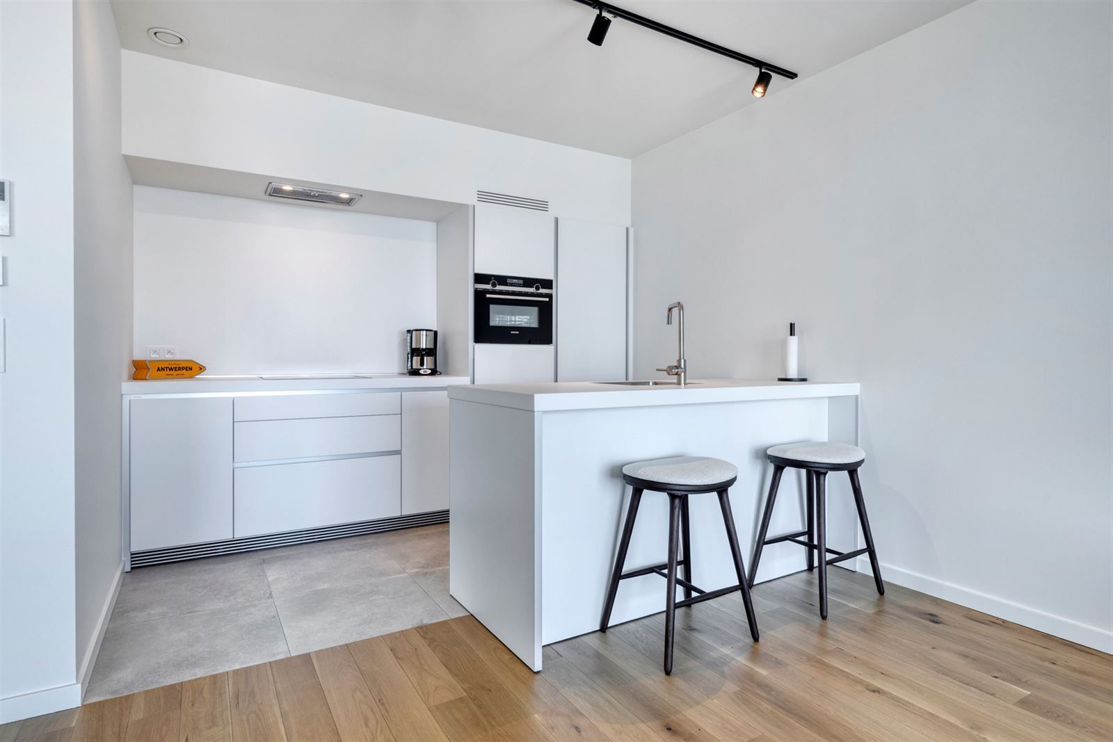 ANTWERP TOWER: SKY IS THE LIMIT 19de verdiep  foto 10