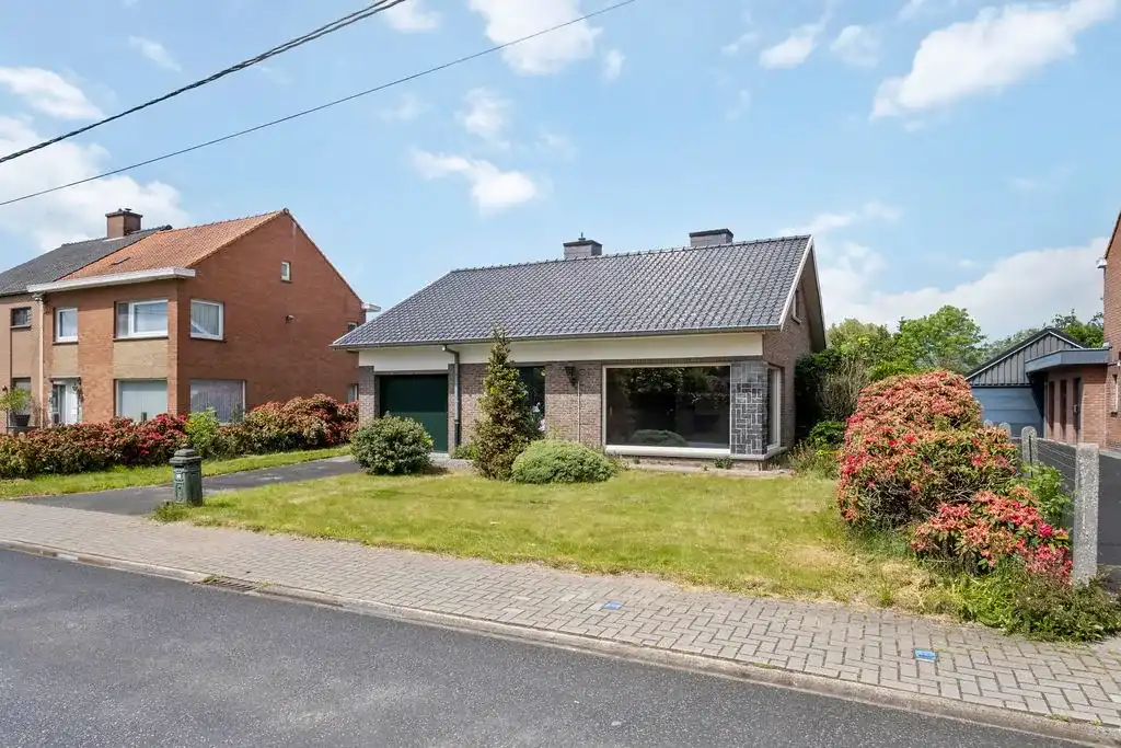Charmante alleenstaande woning met prachtige tuin op rustige ligging te Ingelmunster foto 3