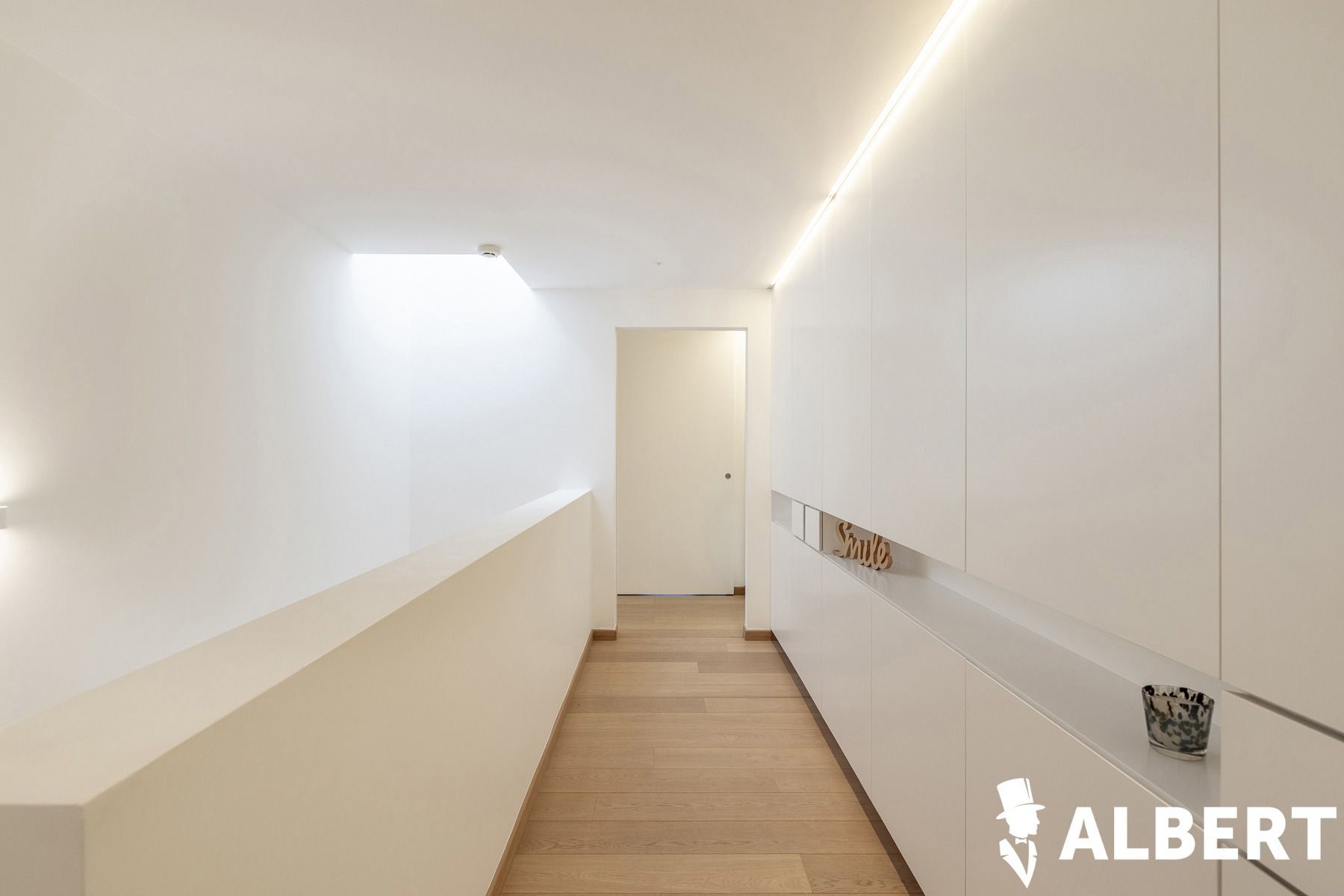 Unieke eigentijdse villa met zwembad foto 16