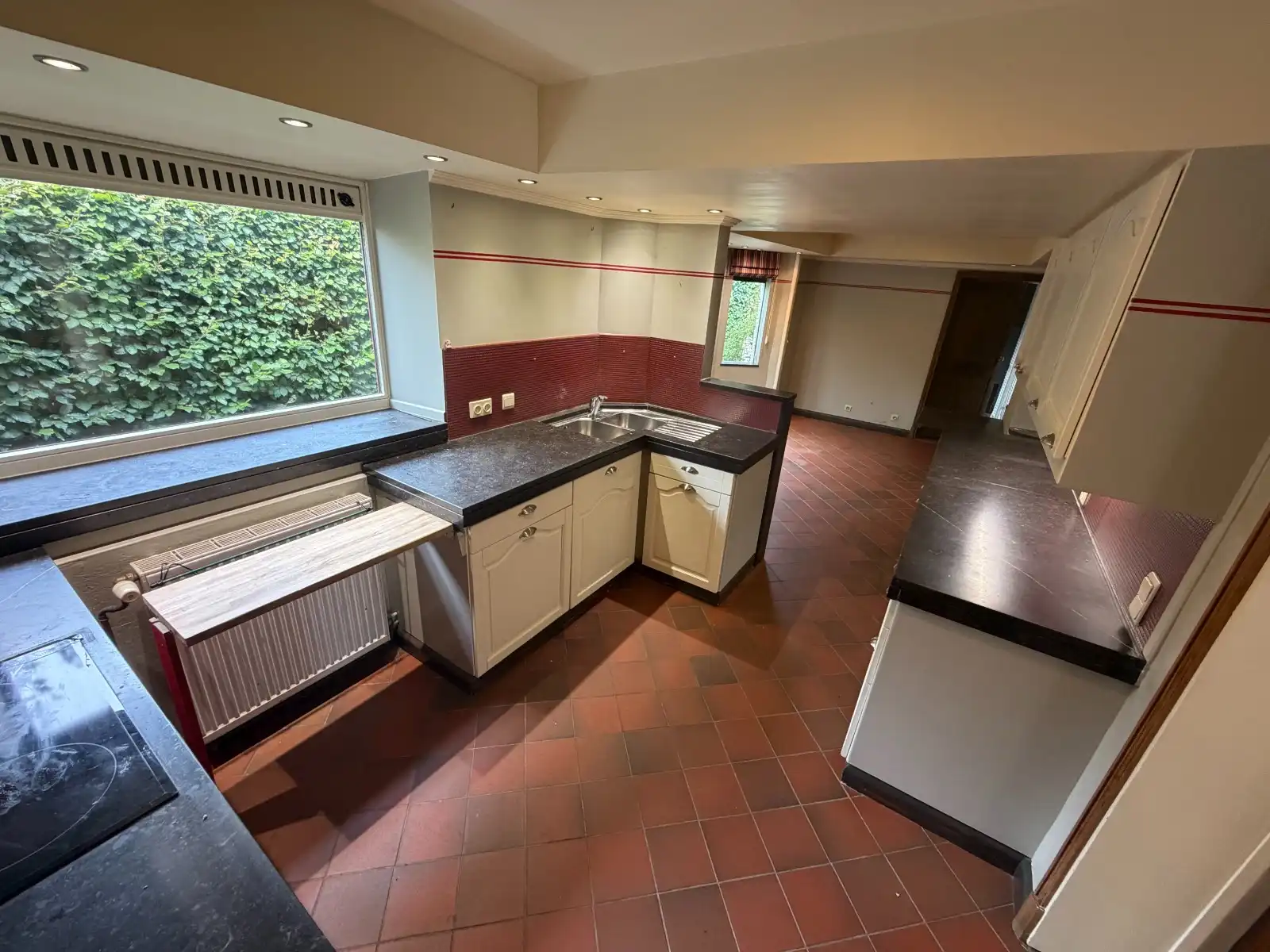VEELZIJDIGE LANDELIJKE WONING OP 1.170 M² MET TAL VAN MOGELIJKHEDEN! foto 7