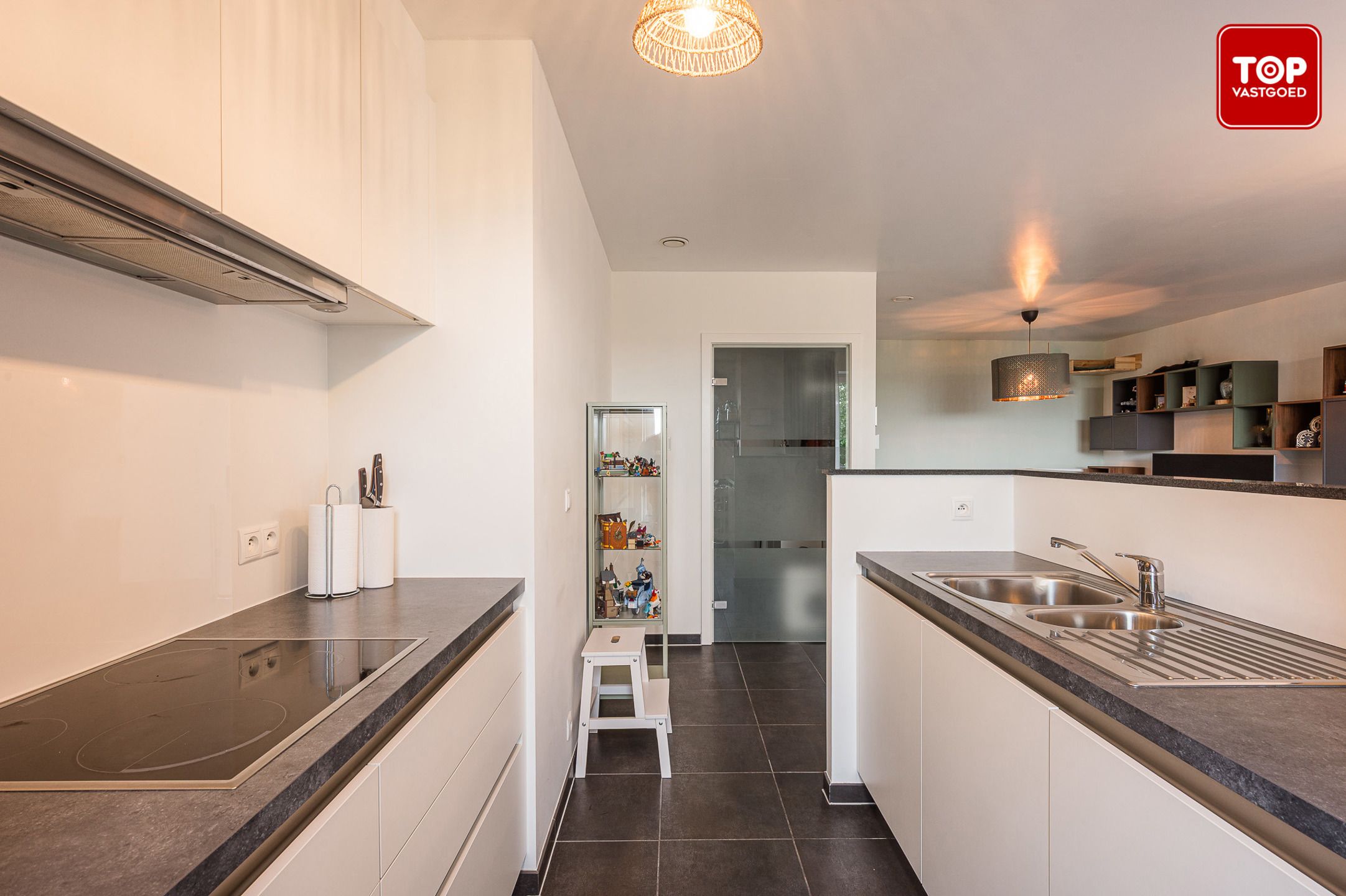 Instapklaar 1-slaapkamer appartement met autostaanplaats en fietsenberging.  foto 11