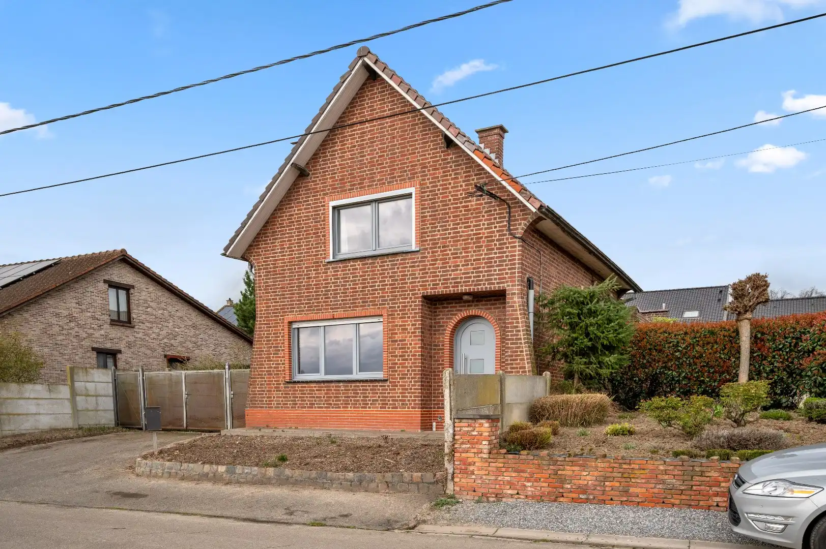 Op te frissen open bebouwing met veel ruimte en potentieel foto 25