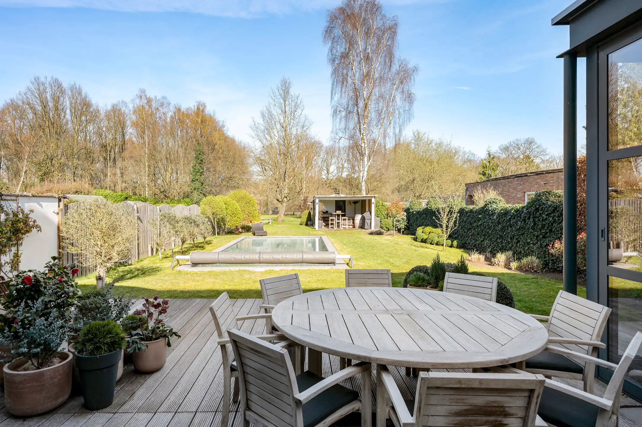 Ruime instapklare woning met zwembad te Brasschaat! foto 24