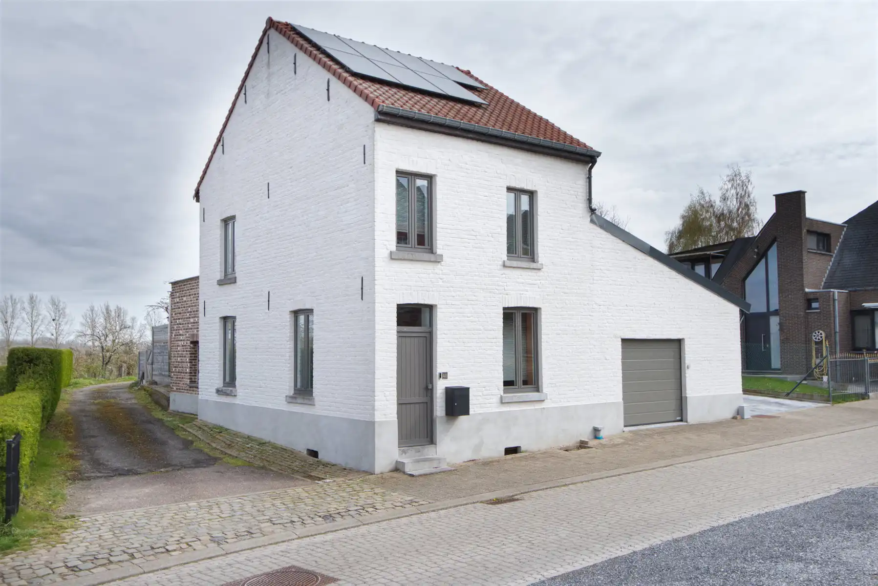 WONING - OB - 3 SLK - 2 BDK - TERRAS - TUIN - PARKING foto {{pictureIndex}}