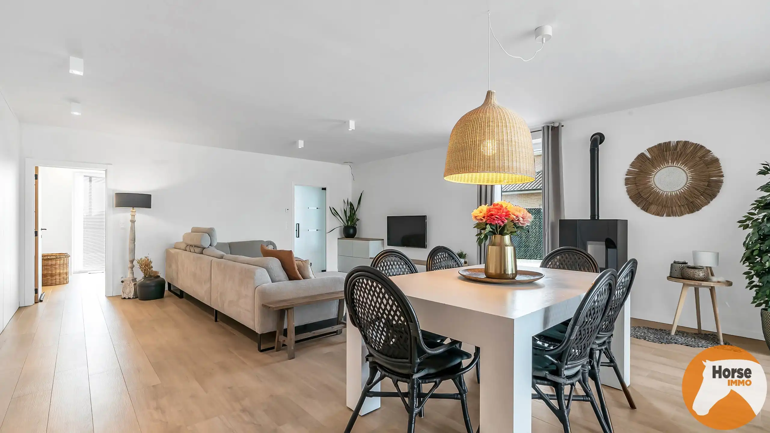 LAAKDAL-Moderne BEN-woning met paardenfaciliteit op 24,5are foto 14
