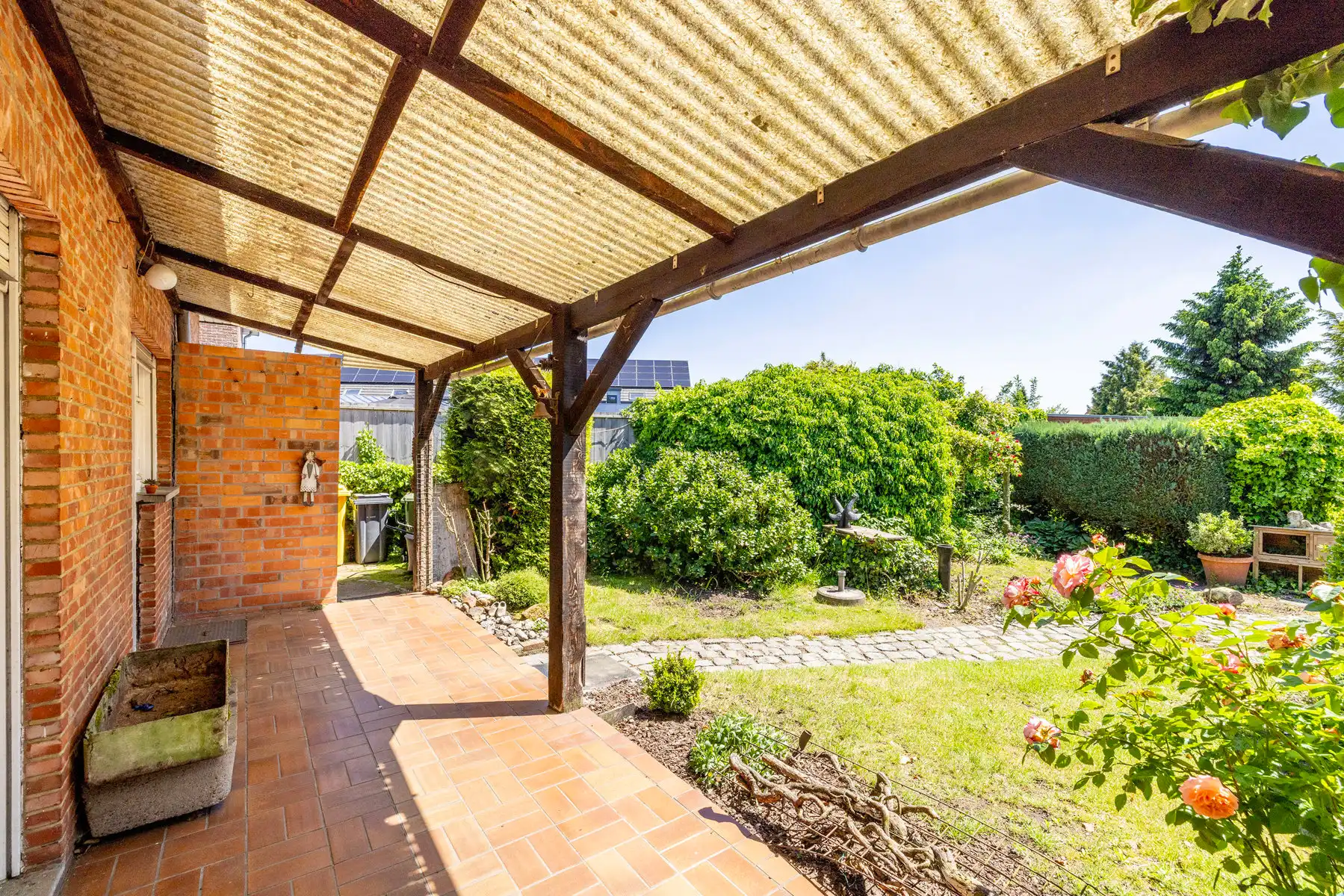 Op te frissen woning gelegen in groene omgeving op ruim 995 m² grond  foto 33