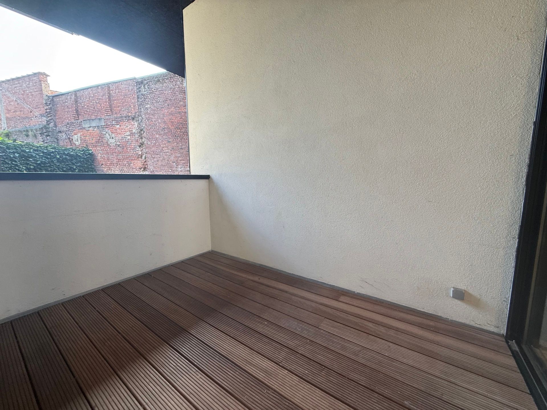 AALST - CENTRUM - Lichtrijk gelijkvloers appartement met staanplaats foto 9
