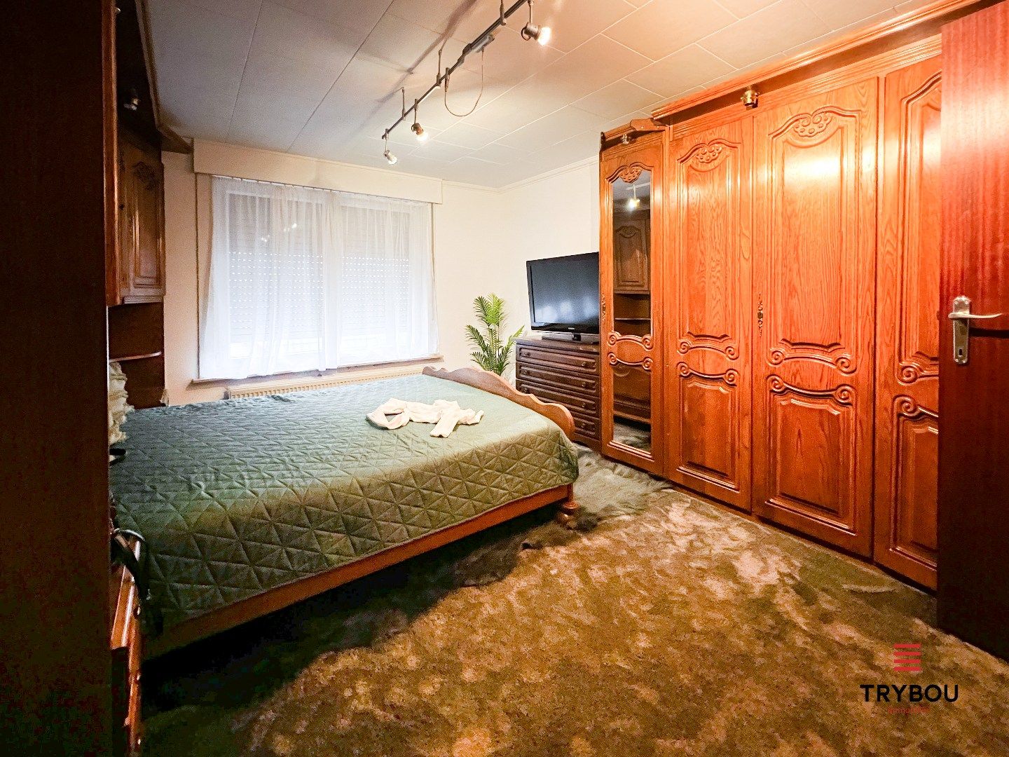 Ruime woning met garage, tuin en drie slaapkamers foto 9