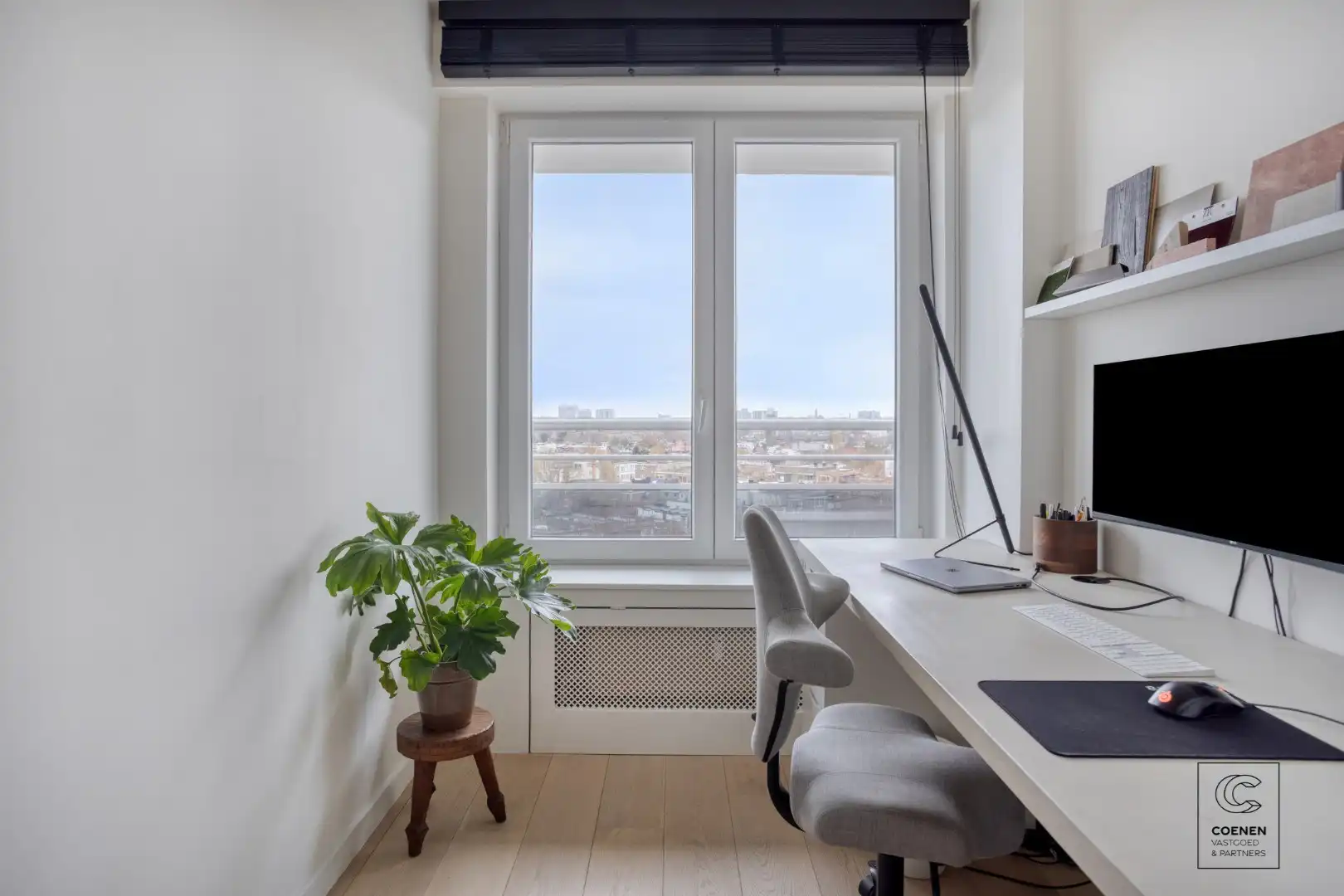 Stijlvol gerenoveerd appartement met 2 slaapkamers & zonnig terras op toplocatie te Berchem foto 11