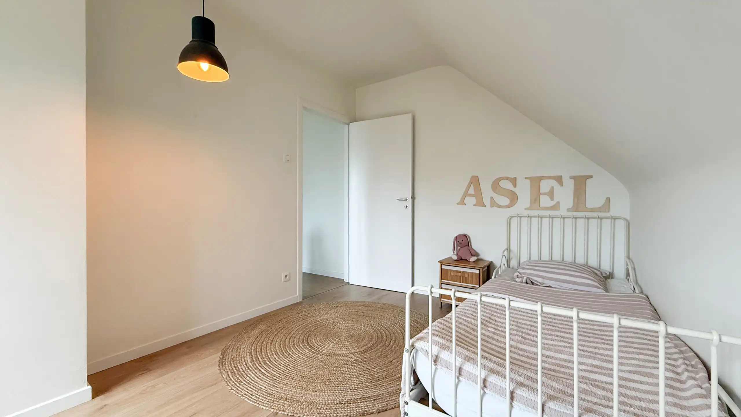 Instapklare open bebouwing met 4 slpk en 2 leefruimtes! foto 24