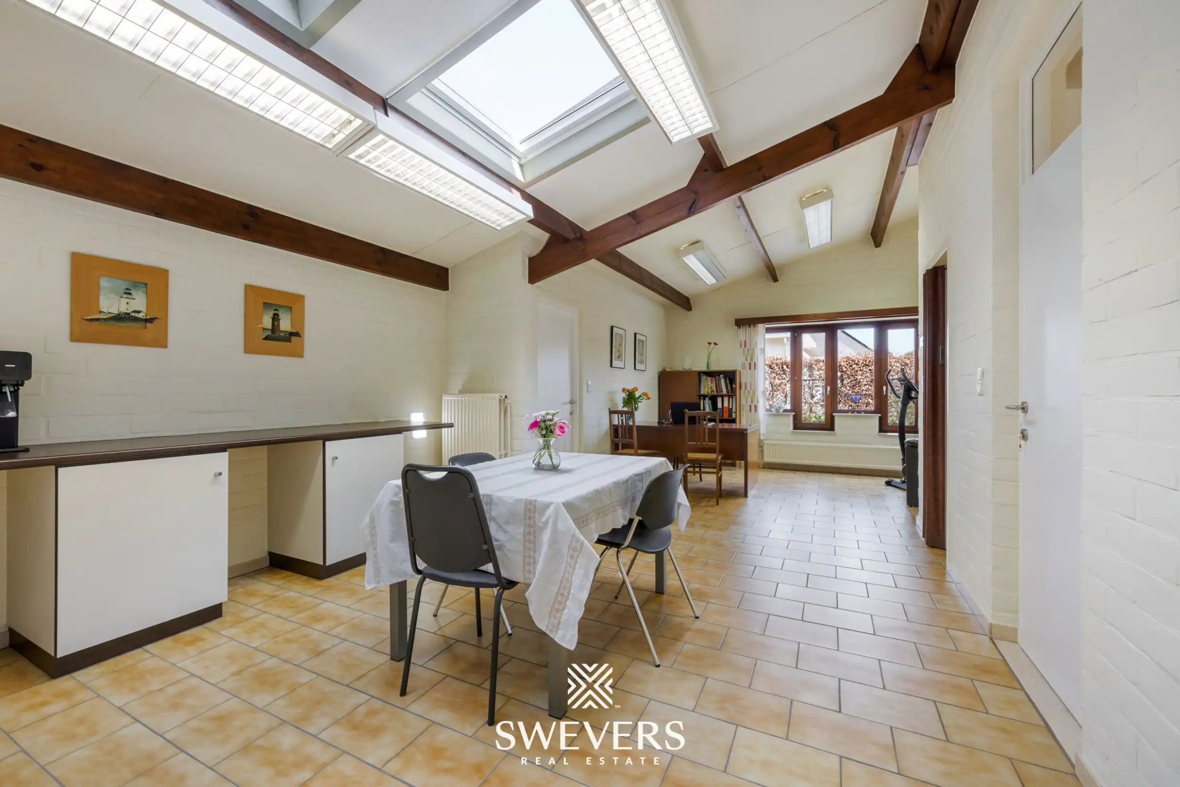 Ruime open bebouwing met praktijkruimte op perceel van 37a 75ca in Beringen foto 17