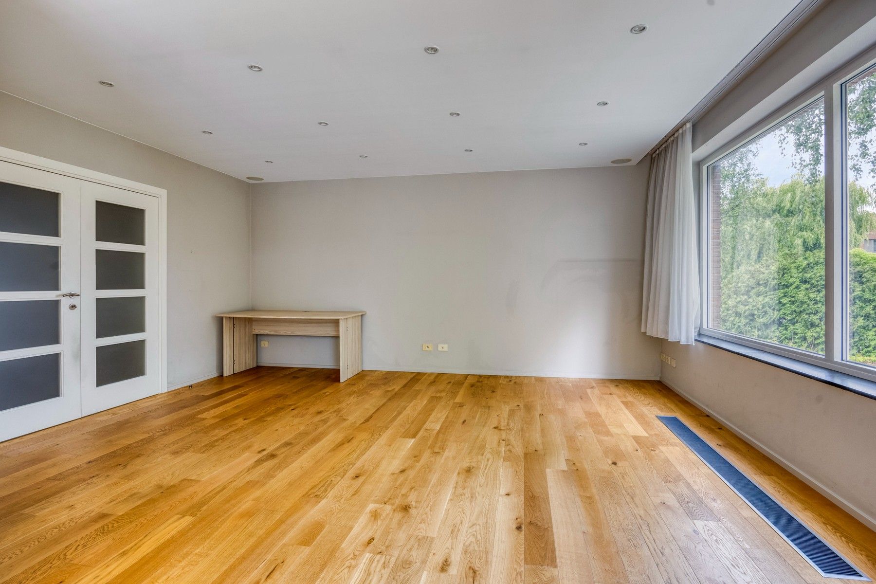Ruime bungalow op groot perceel foto 14