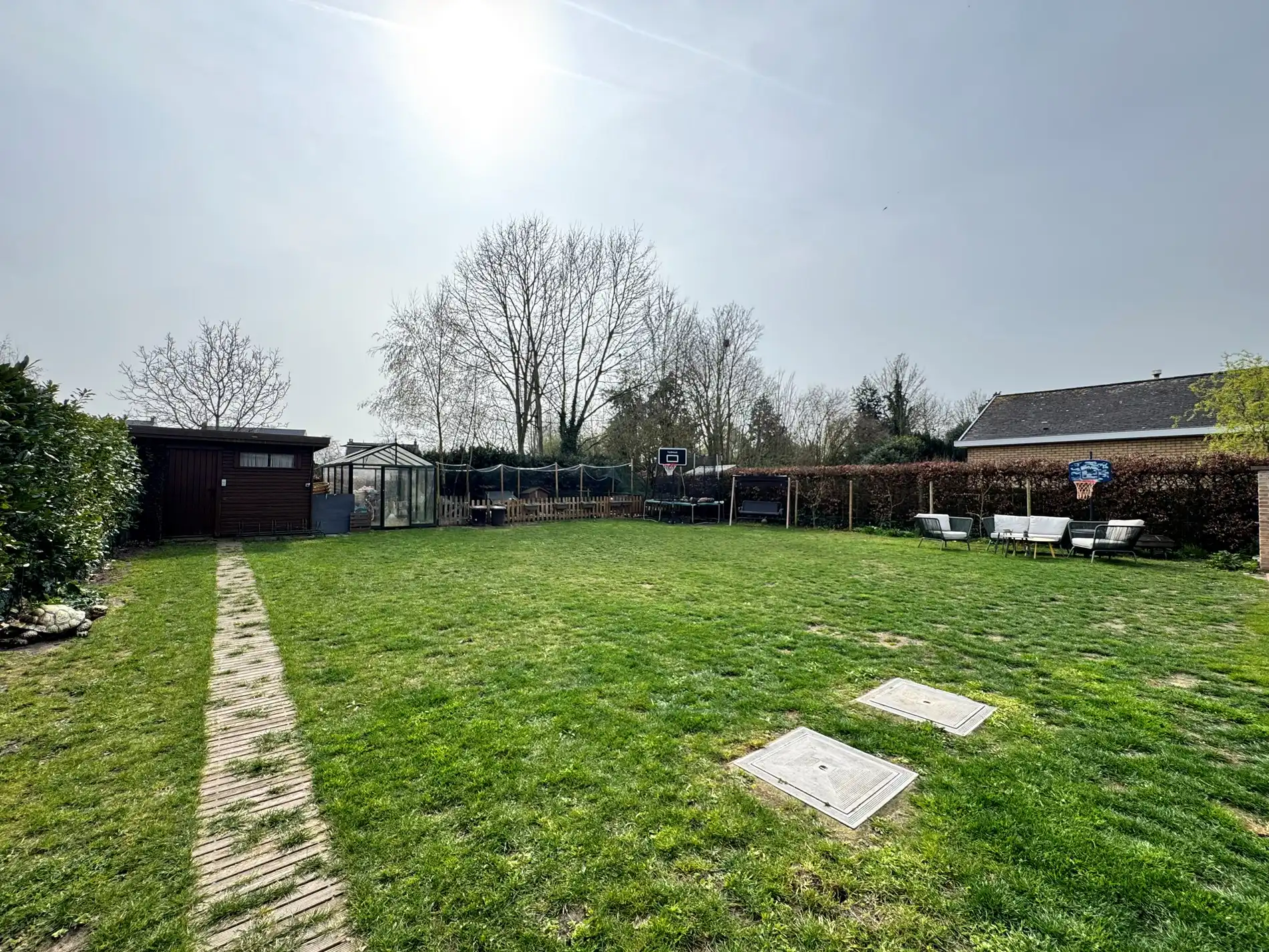 Alleenstaande instapklare gezinswoning met 5 slaapkamers zuidgerichte tuin en garage te Koekelare foto 6