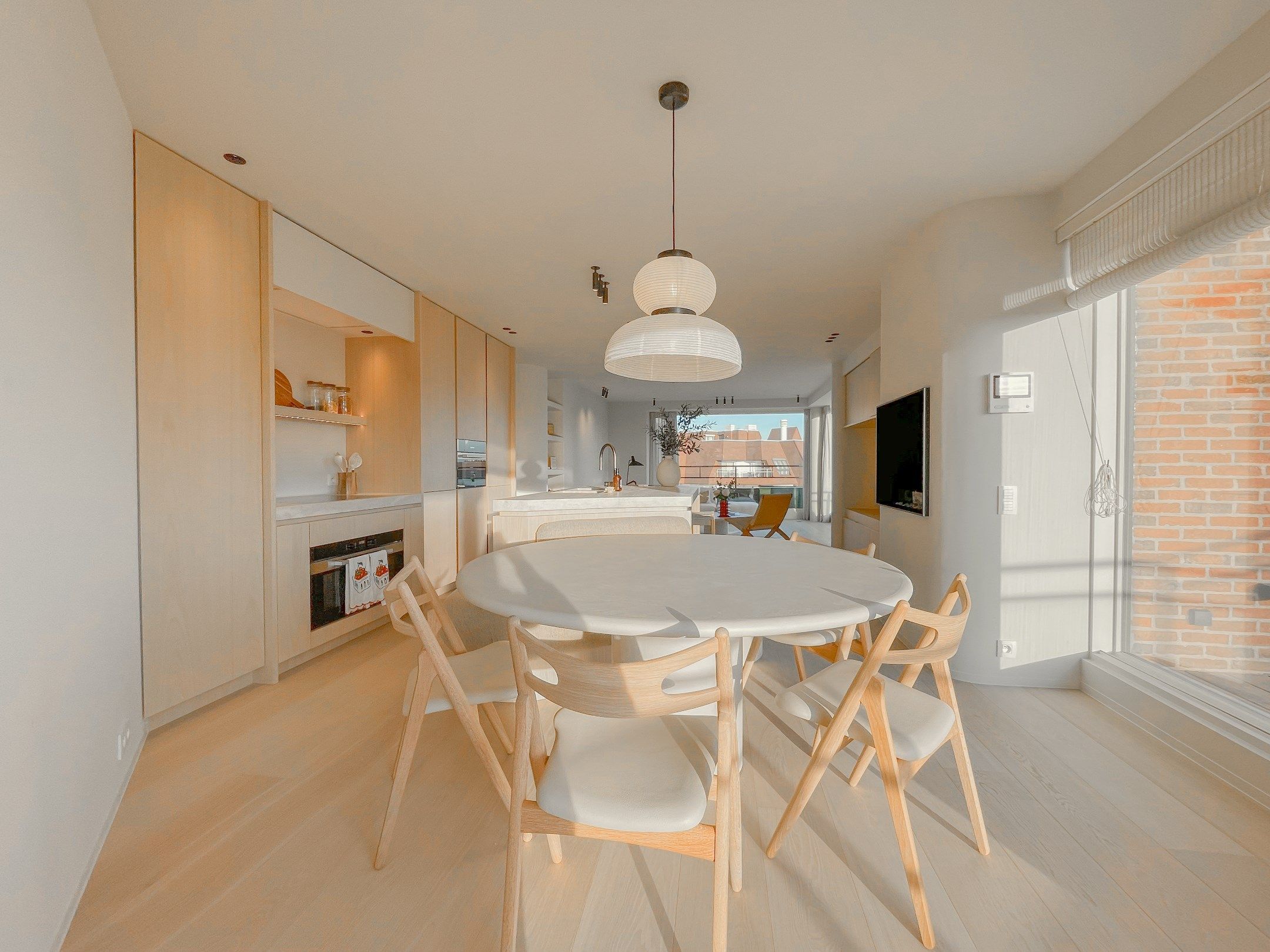 Uniek gelegen hoekappartement met ruime terrassen gelegen op de Wandeldijk in het Zoute. foto 12