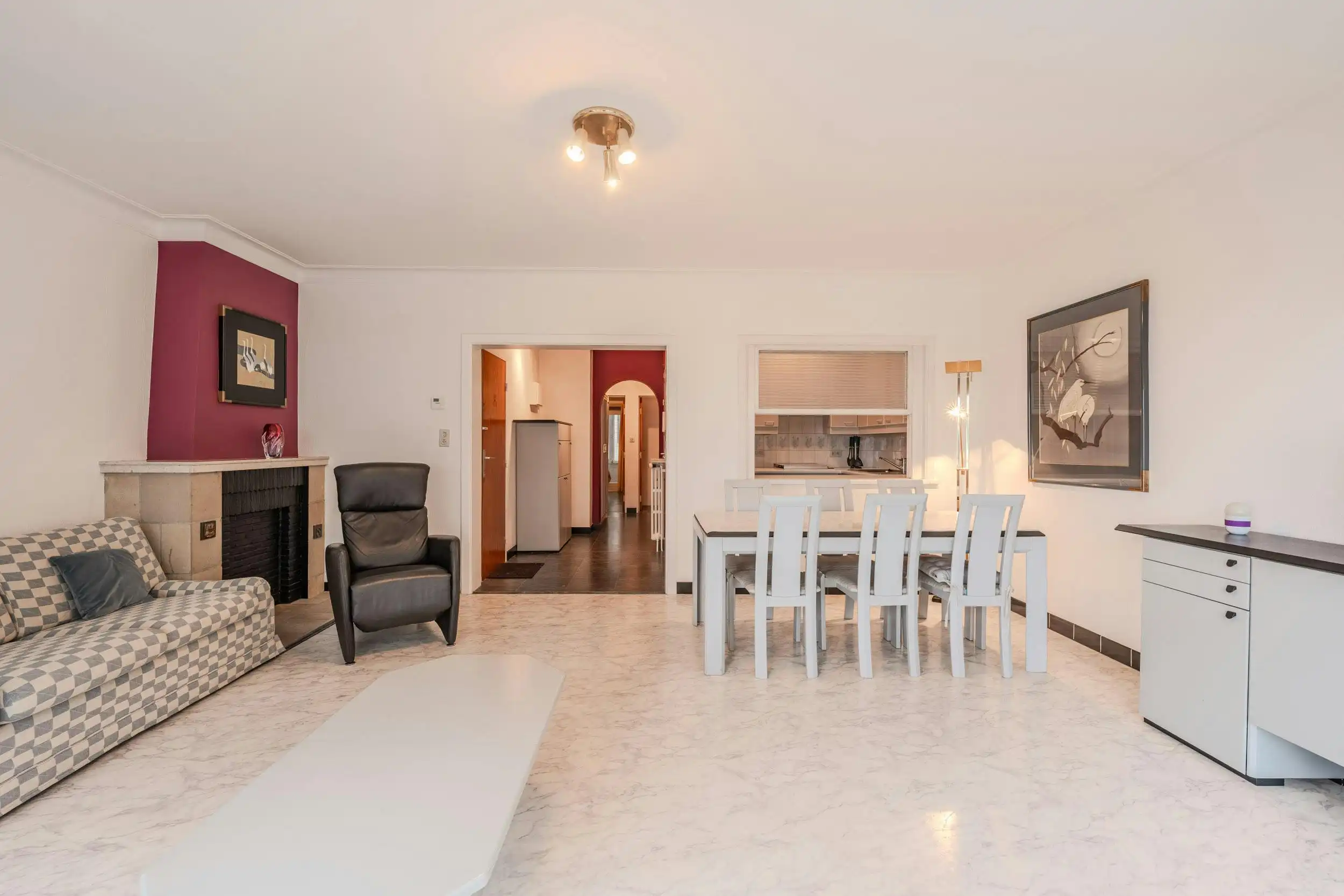 Centraal gelegen 2-slaapkamerappartement met zeezicht! foto 6