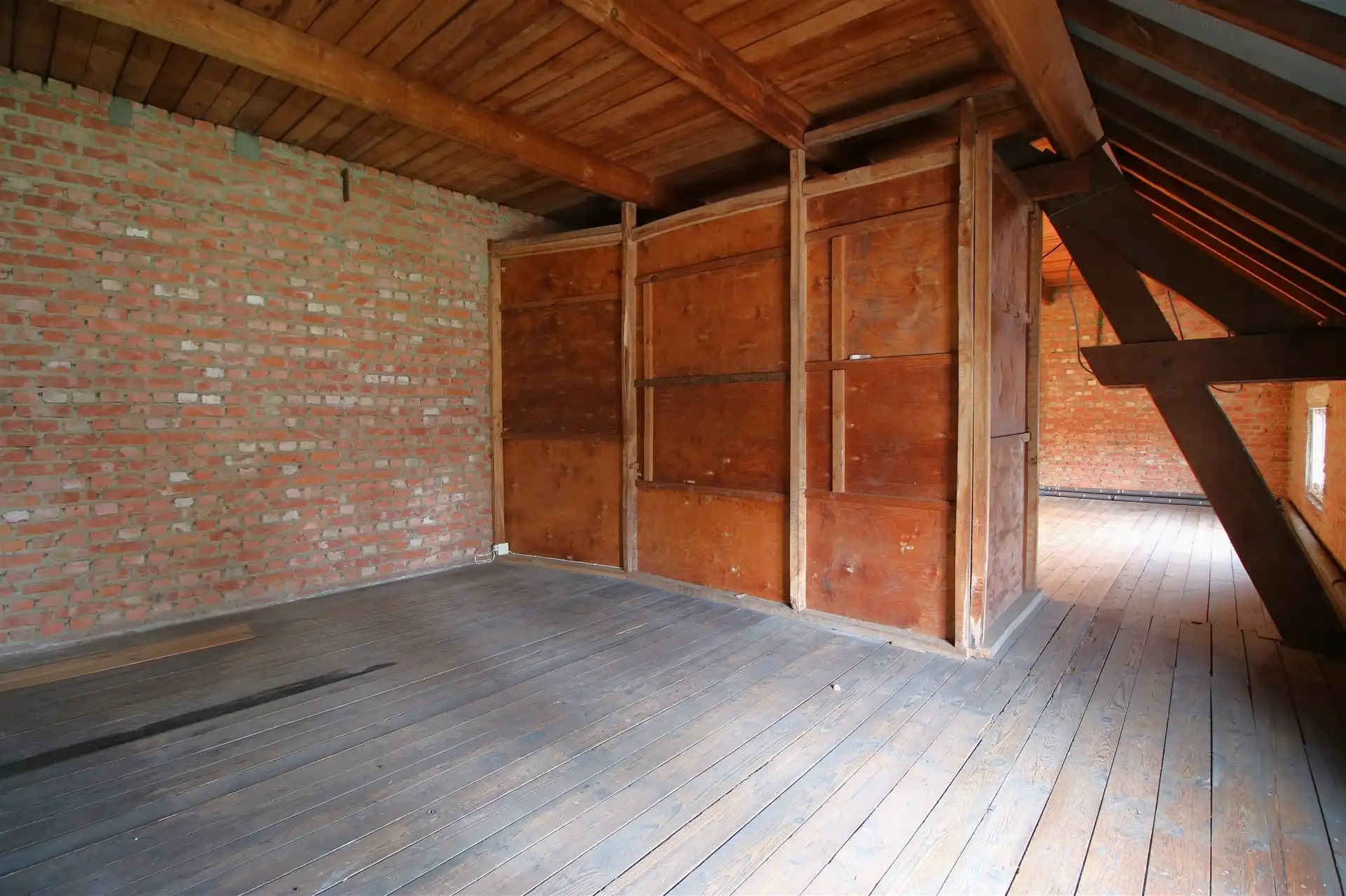 Te renoveren woning met tuin en garage foto 23