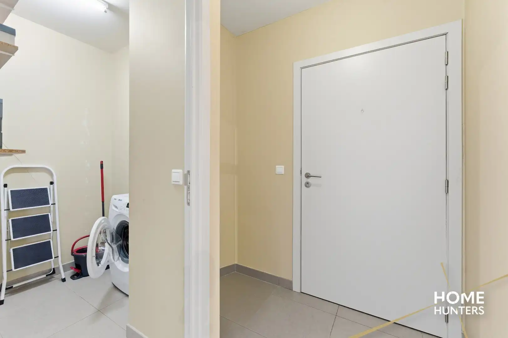 Gezellig appartement met 2 slaapkamers en terras op markt van Houthulst! foto 4